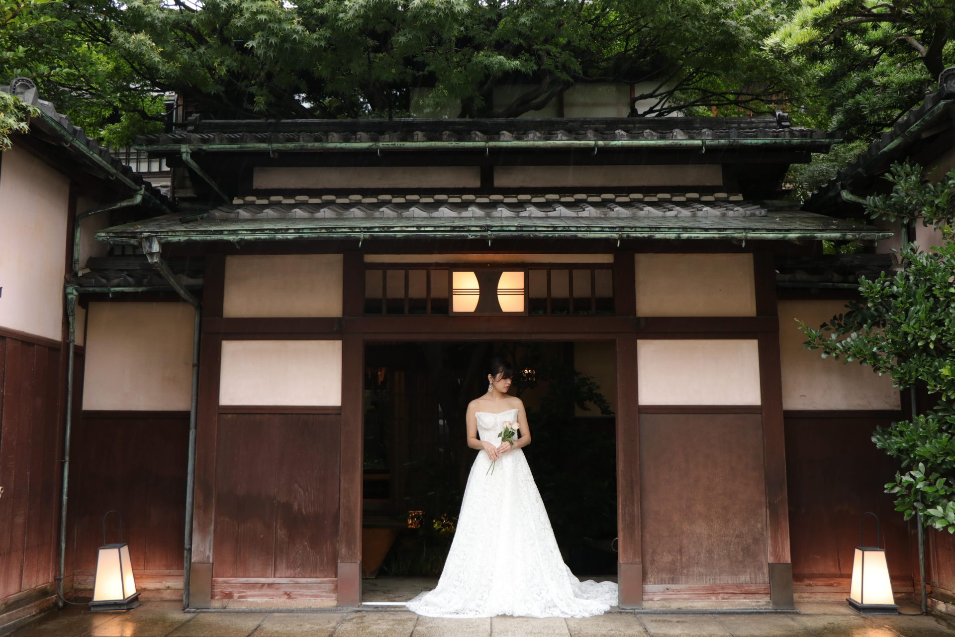 料亭河文とザカワブンナゴヤでのお式と前撮りにおすすめのドレスブランドモニークルイリエ