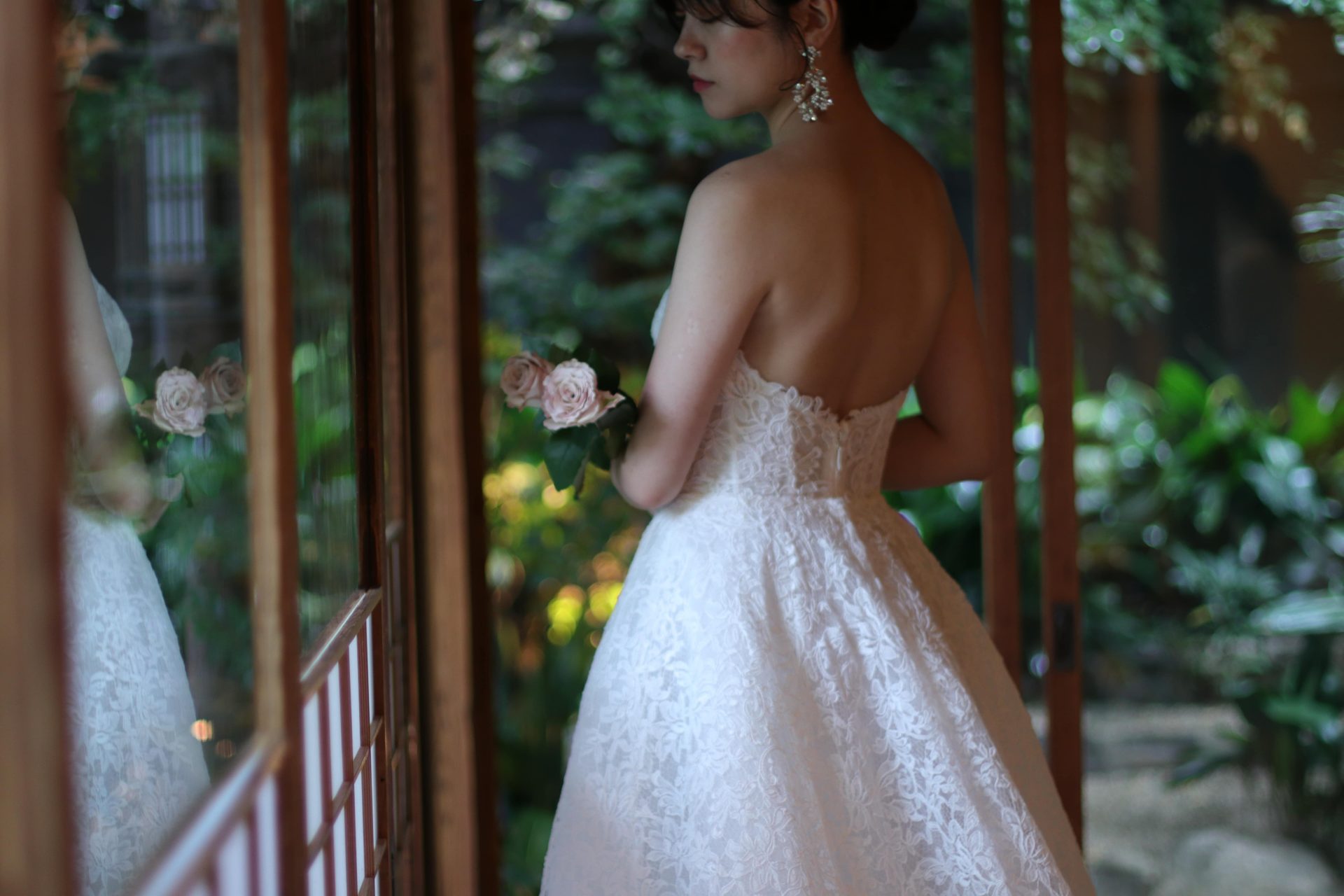 ザトリートドレッシング名古屋店がおすすめするモニークルイリエのウエディングドレスのコーディネート