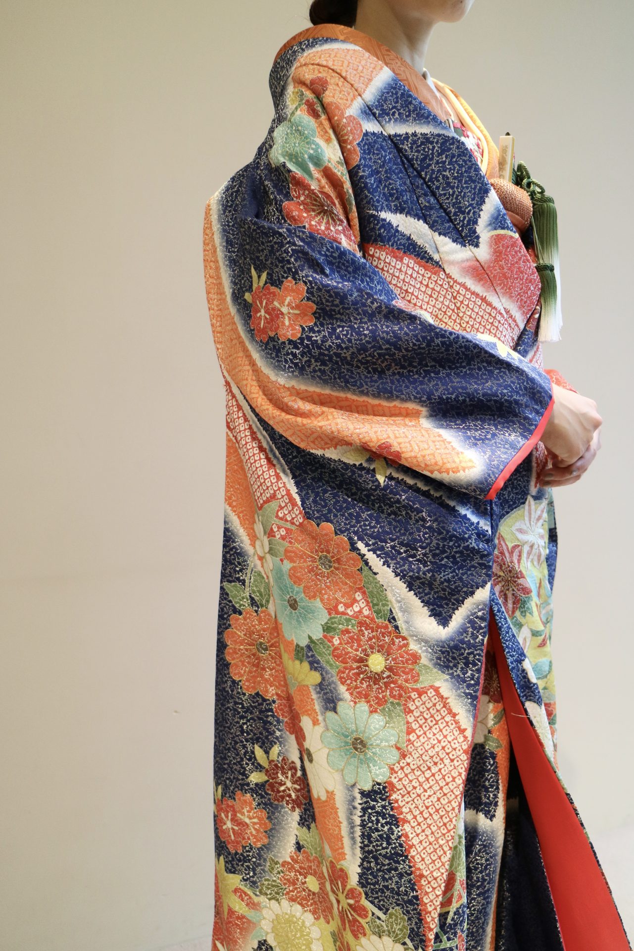 京都の和モダンな結婚式会場や日本庭園に合う色打掛のコーディネートのご紹介