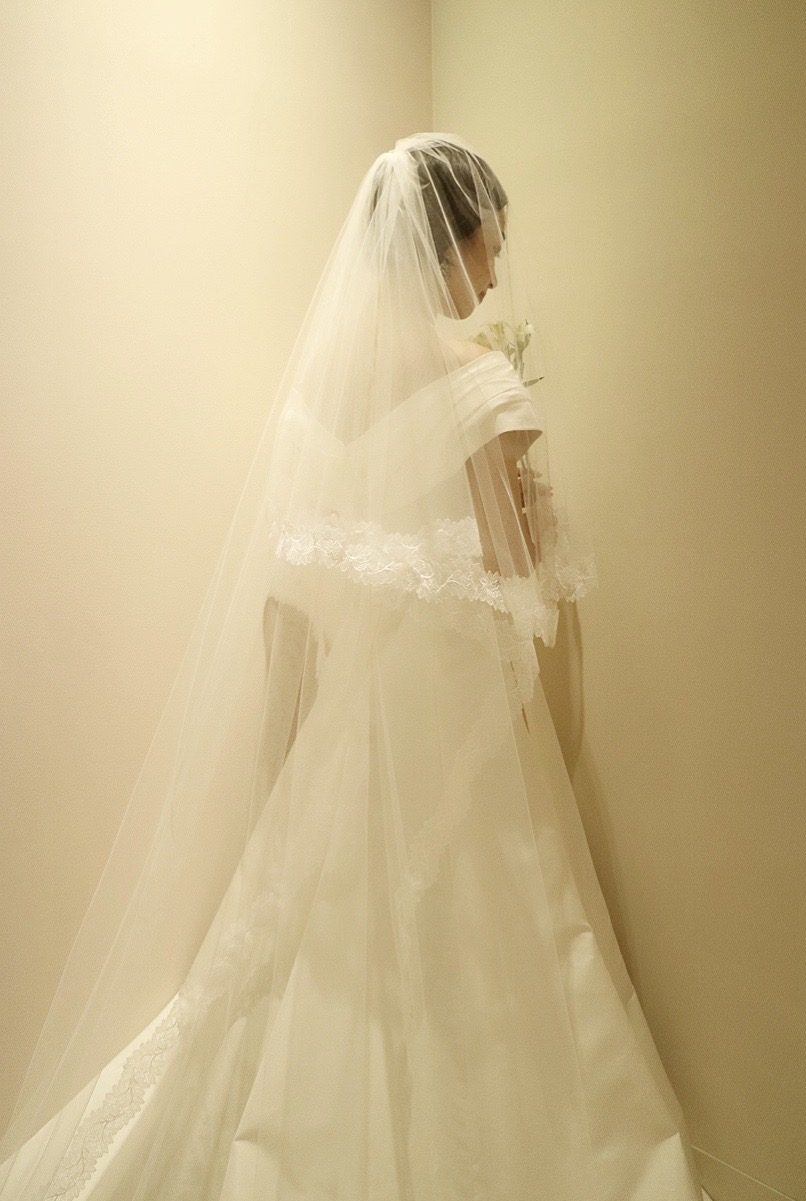 ザ・トリート・ドレッシングオリジナルのレースが華やかなロングベール