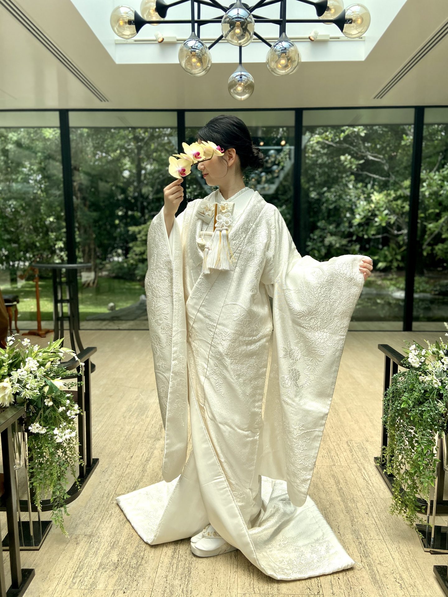 ザ・ガーデン・オリエンタル・オオサカのMUSIC HALLで白無垢をお召いただき、凛とした印象で挙式を挙げられるご新婦様