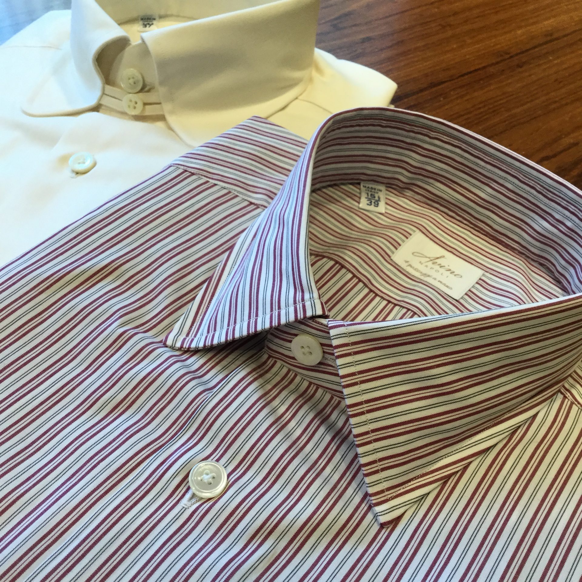 トリートジェントルマンがご紹介するアヴィーノラボラトリオナポレターノのオルタネートストライプシャツ