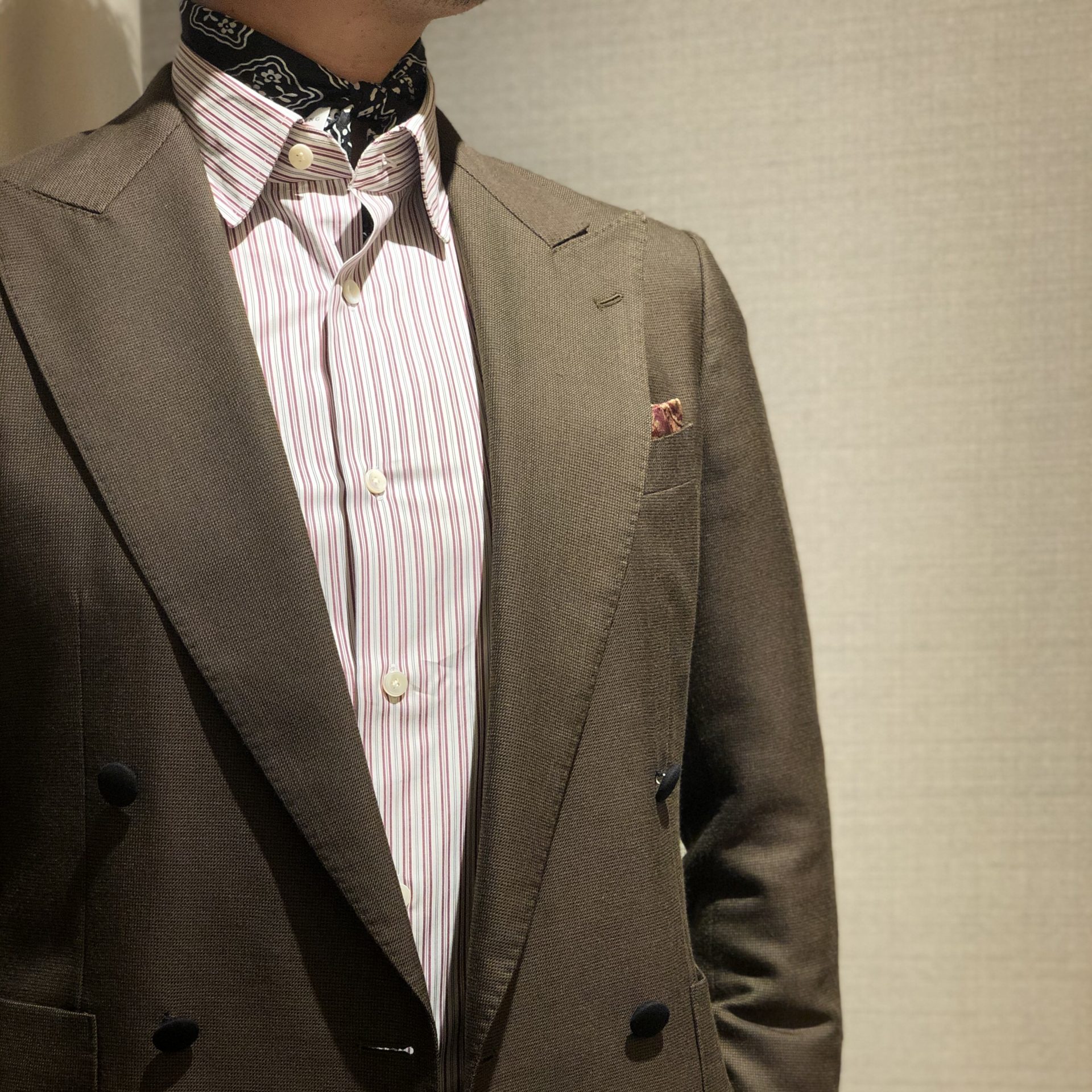 トリートジェントルマンがご紹介するアヴィーノラボラトリオナポレターノのオルタネートストライプシャツ