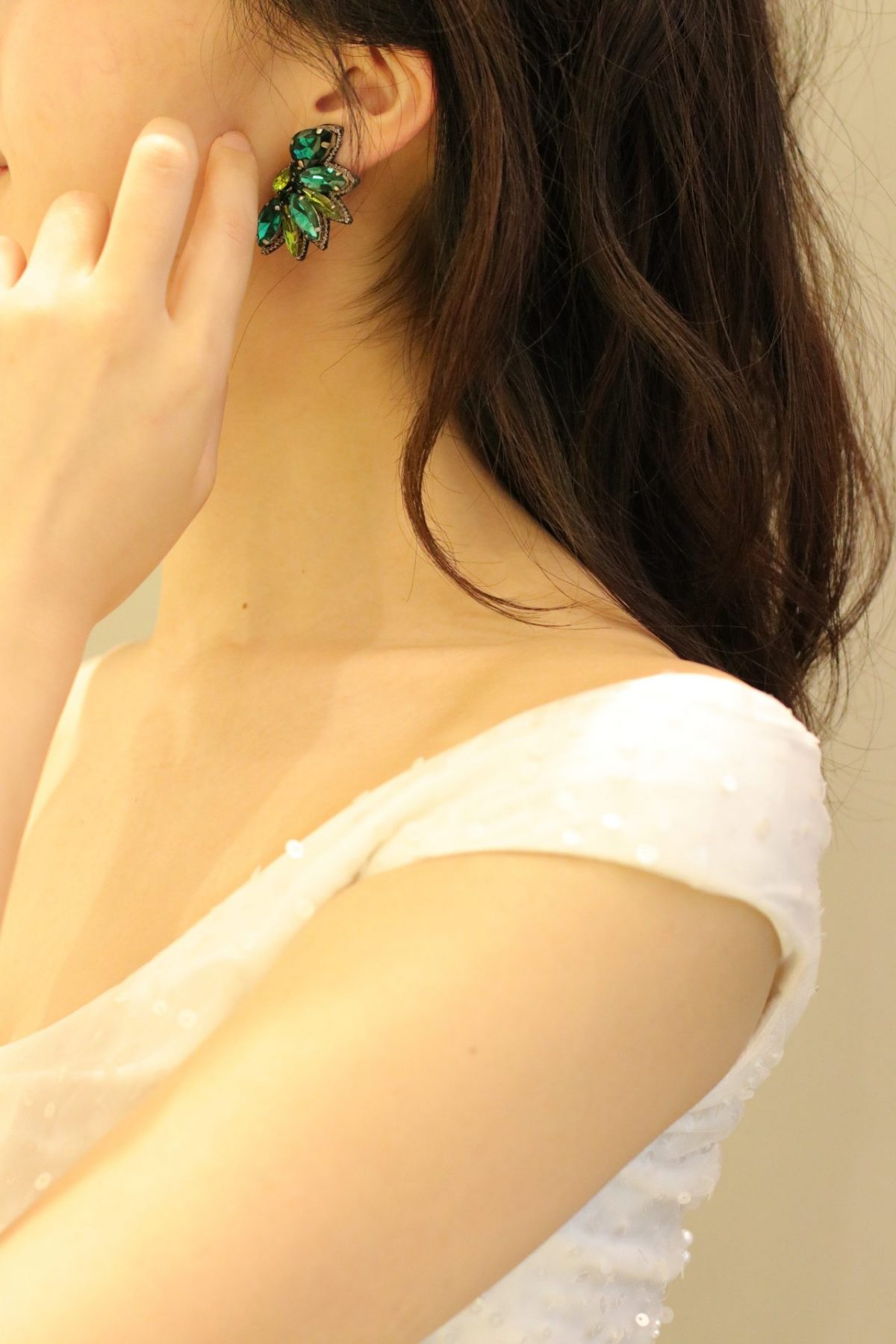 赤坂プリンスクラシックハウスの専属のドレスショップザ・トリート・ドレッシングでは個性を出していただけるような海外の人気ブランドのイヤリングも買い付けしており、ダウンスタイルに大振りなイヤリングなど、ご新婦様のイメージに合わせておしゃれなコーディネートを楽しんでいただけます。