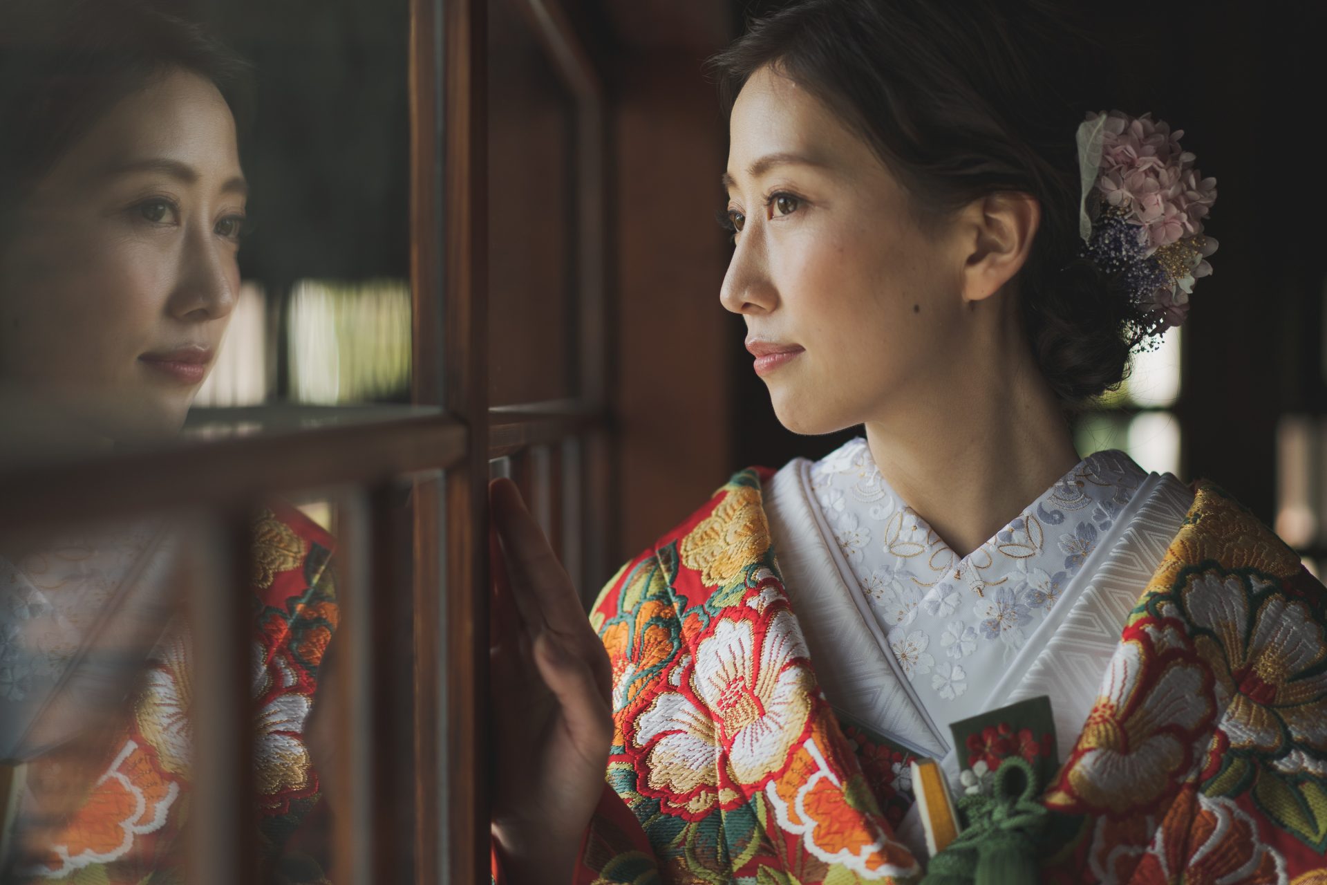 ザトリートドレッシング京都店にてお取り扱いをしている赤色の色打掛で過ごす京都での和装前撮り