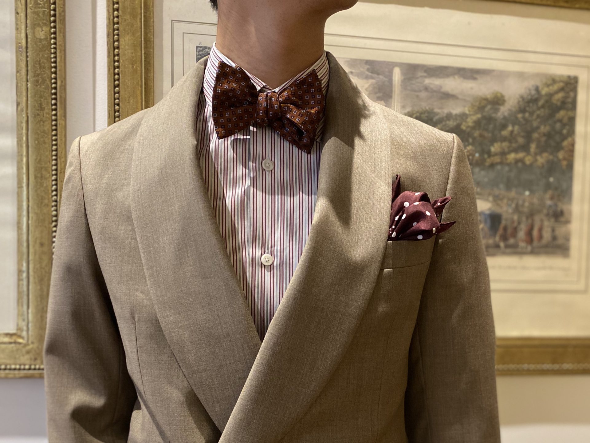 ナチュラルでアットホームなお式や会場にTREAT Gentlman(トリートジェントルマン)がおすすめしたいタキシードとクロケットアンドジョーンズのオペラパンプスとオードリーを使用したお色直しのコーディネート