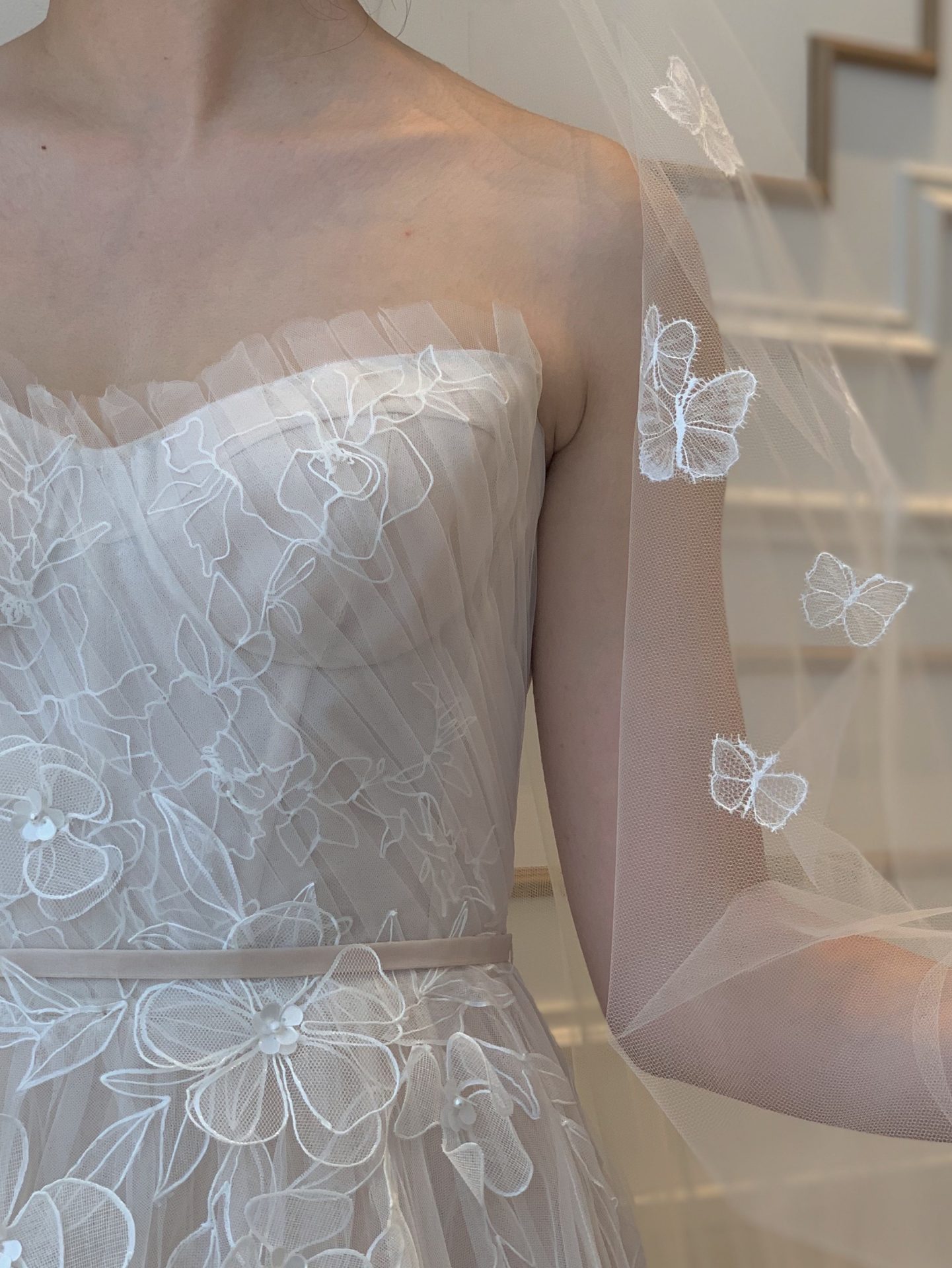 ザ・トリートドレッシング名古屋店がおすすめするミラ・ズウィリンガーとトリート・メゾンのオリジナルベールのコーディネート