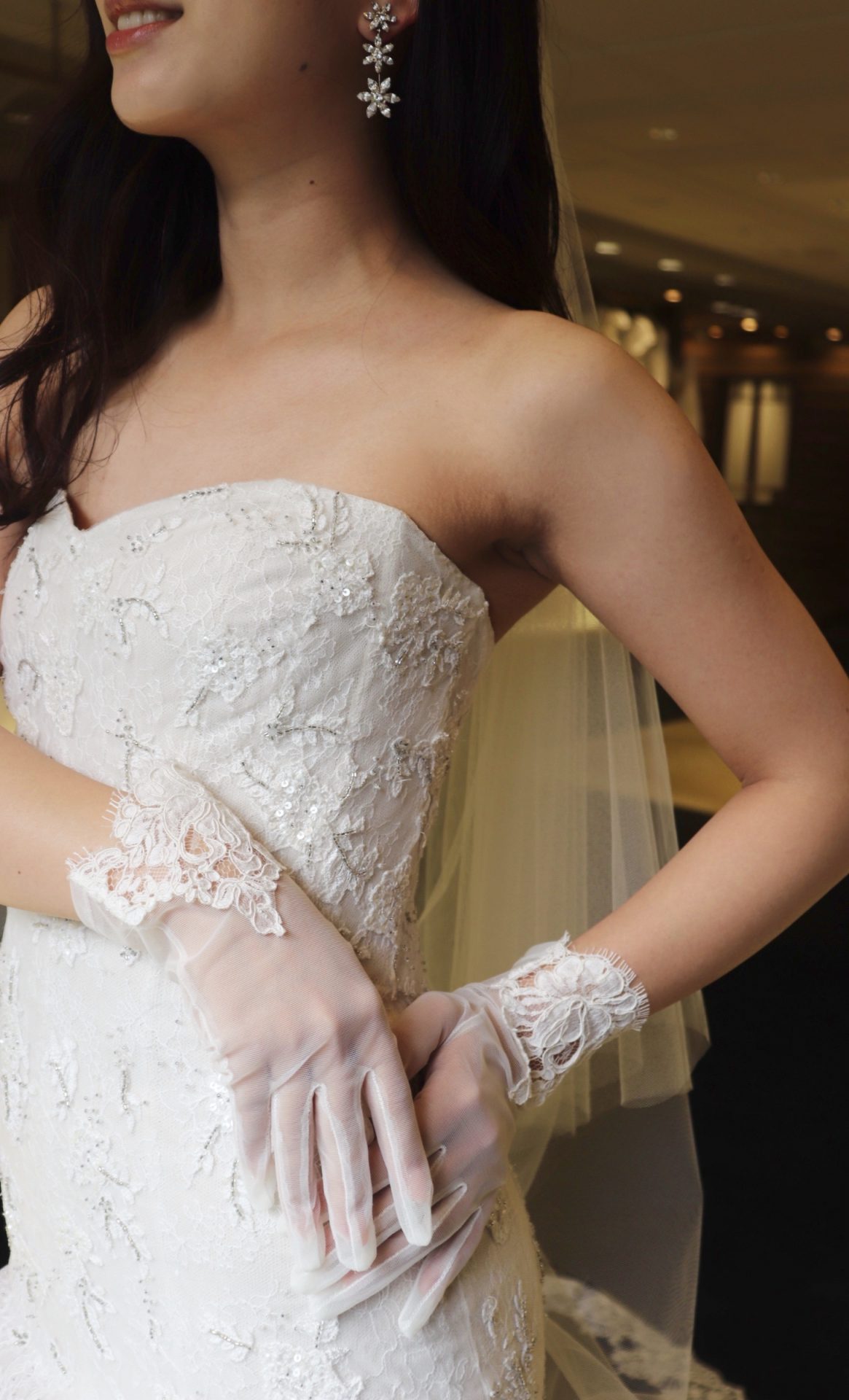 ザ・ガーデンオリエンタル大阪でブラッシュピンクのマーメイドラインのモニーク・ルイリエのウェディングドレスをお召になる花嫁様