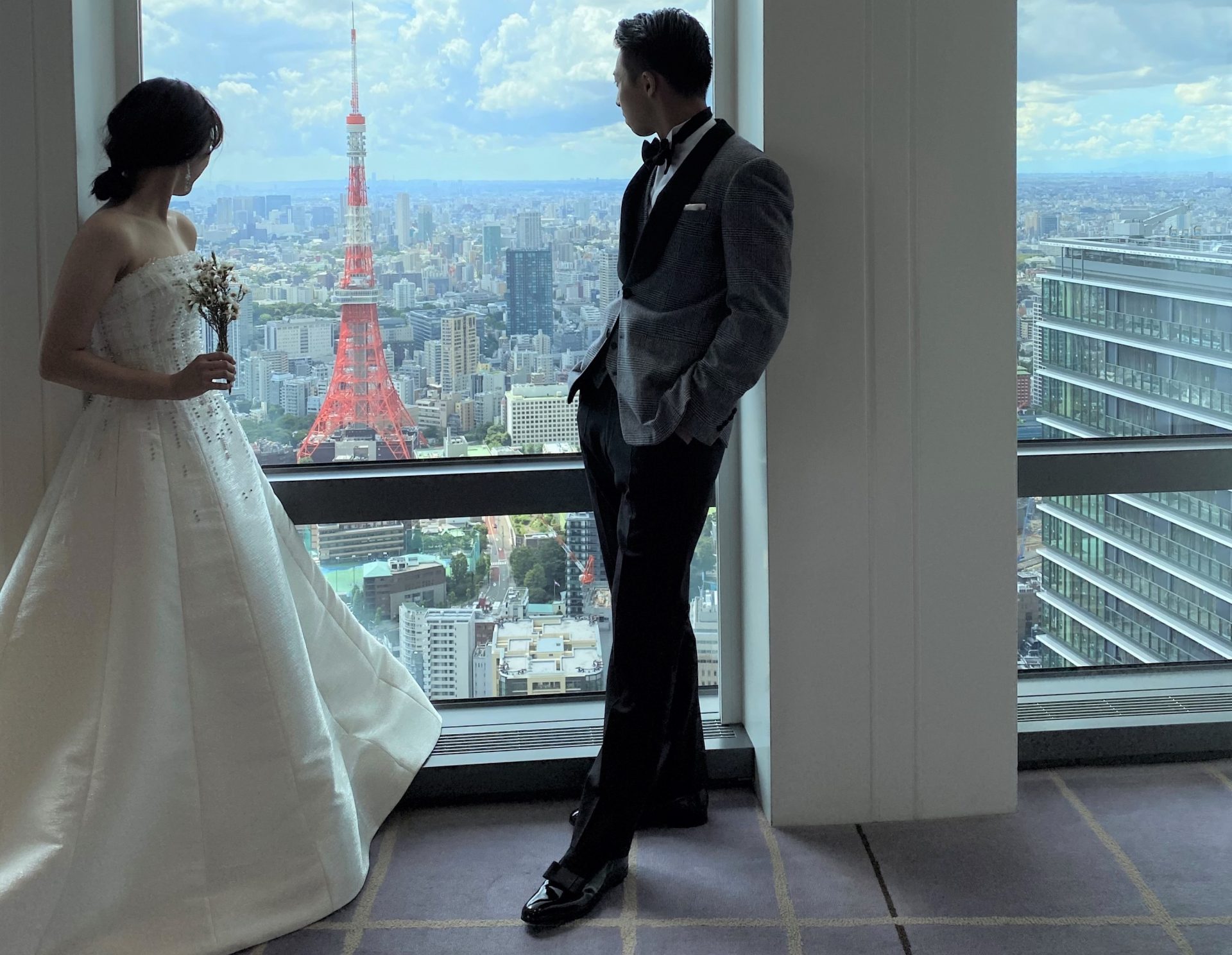 東京虎ノ門に位置するアンダーズ東京の提携ドレスショップ、THETREATDRESSING ADDITION店におしゃれ花嫁様に大人気のヴィクター&ロルフマリアージュの新作ウェディングドレスが入荷いたしました。