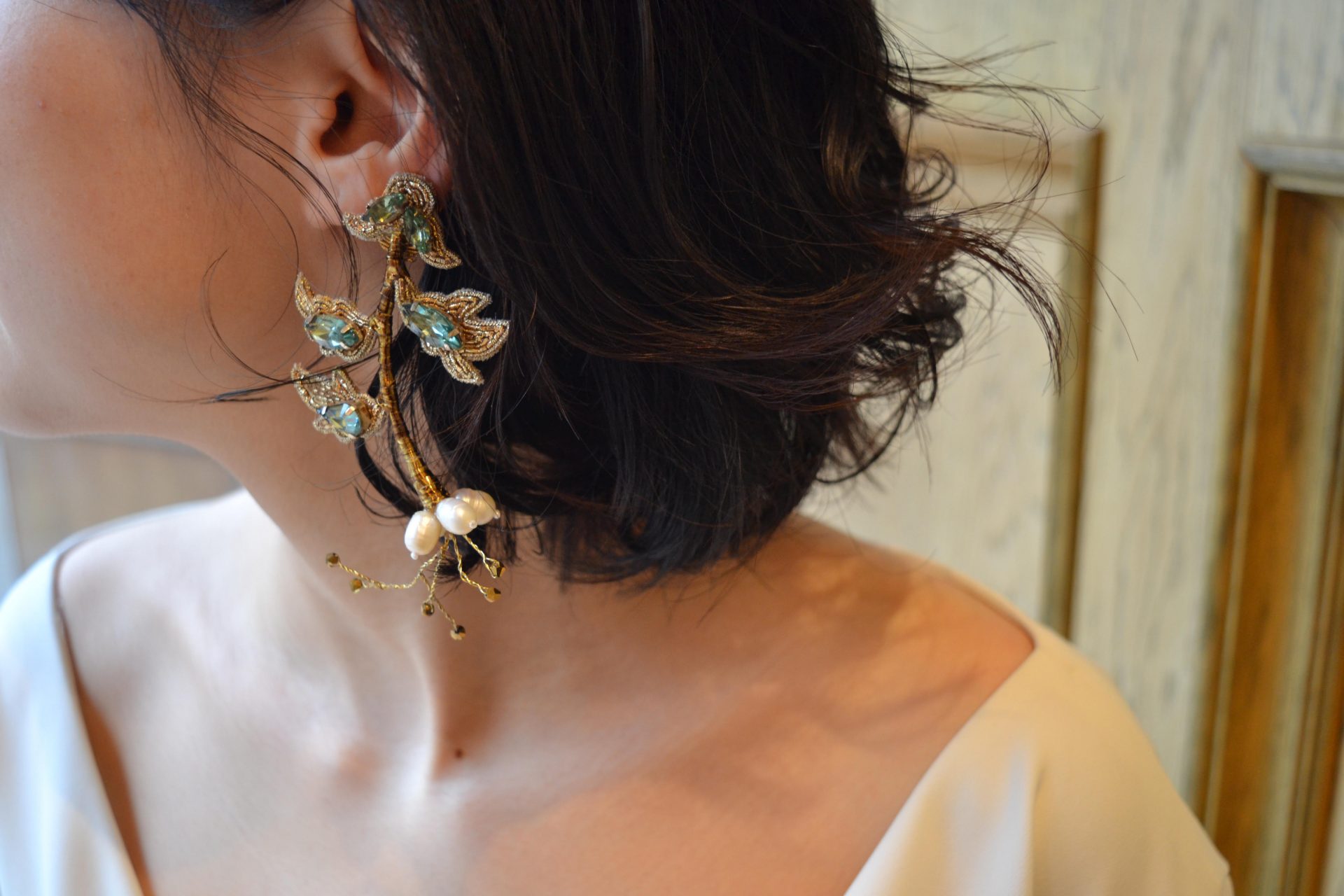 ザ・トリートドレッシングで人気のオスカー・デ・ラ・レンタの新作のゴールドのイヤリング