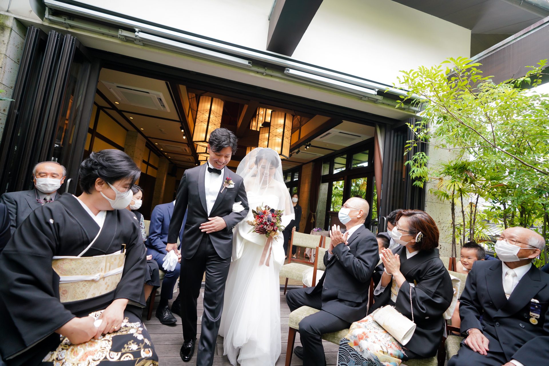 フォーマルウェアであるブラックタキシードのクラシカルなコーディネートのご紹介