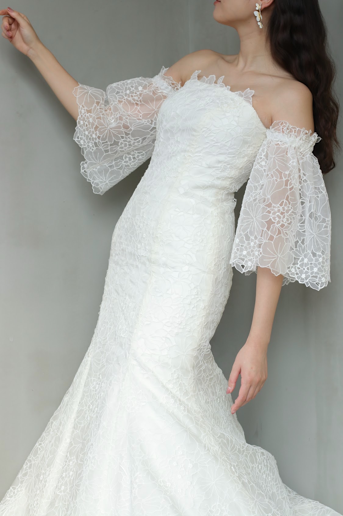 インポートドレスが揃うTHETREATDRESSING アディション店に、世界のトップブランドであるキャロリーナ・ヘレラの総レースでマーメイドラインの最旬トレンドの新作ウェディングドレスが入荷いたしました