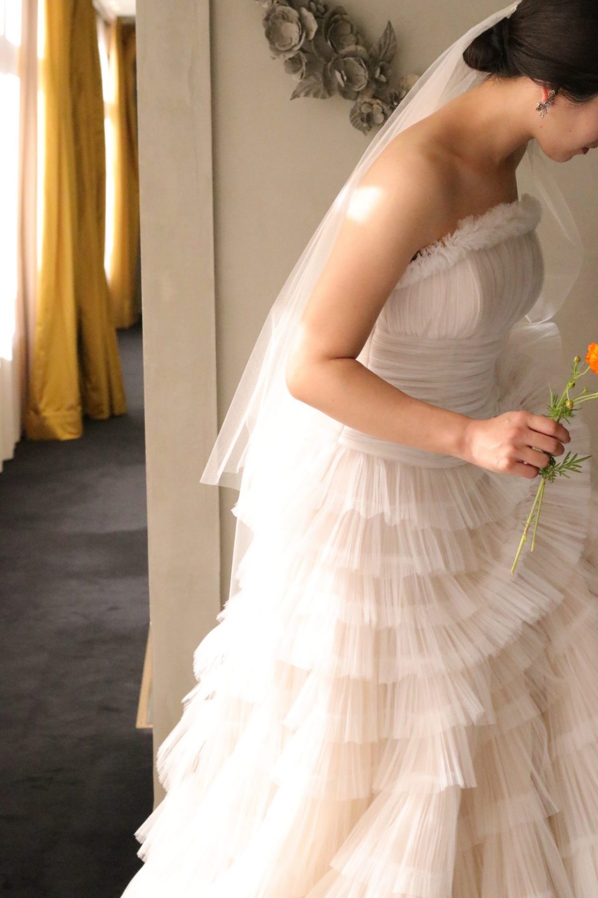 ザ・トリート・ドレッシング アディション店に届いたマーク・イングラム・フォー・ヴァレンティーニの新作ウェディングドレスは、赤坂プリンスクラシックハウスのようなゲストとの距離が近いアットホームな結婚式によく合います