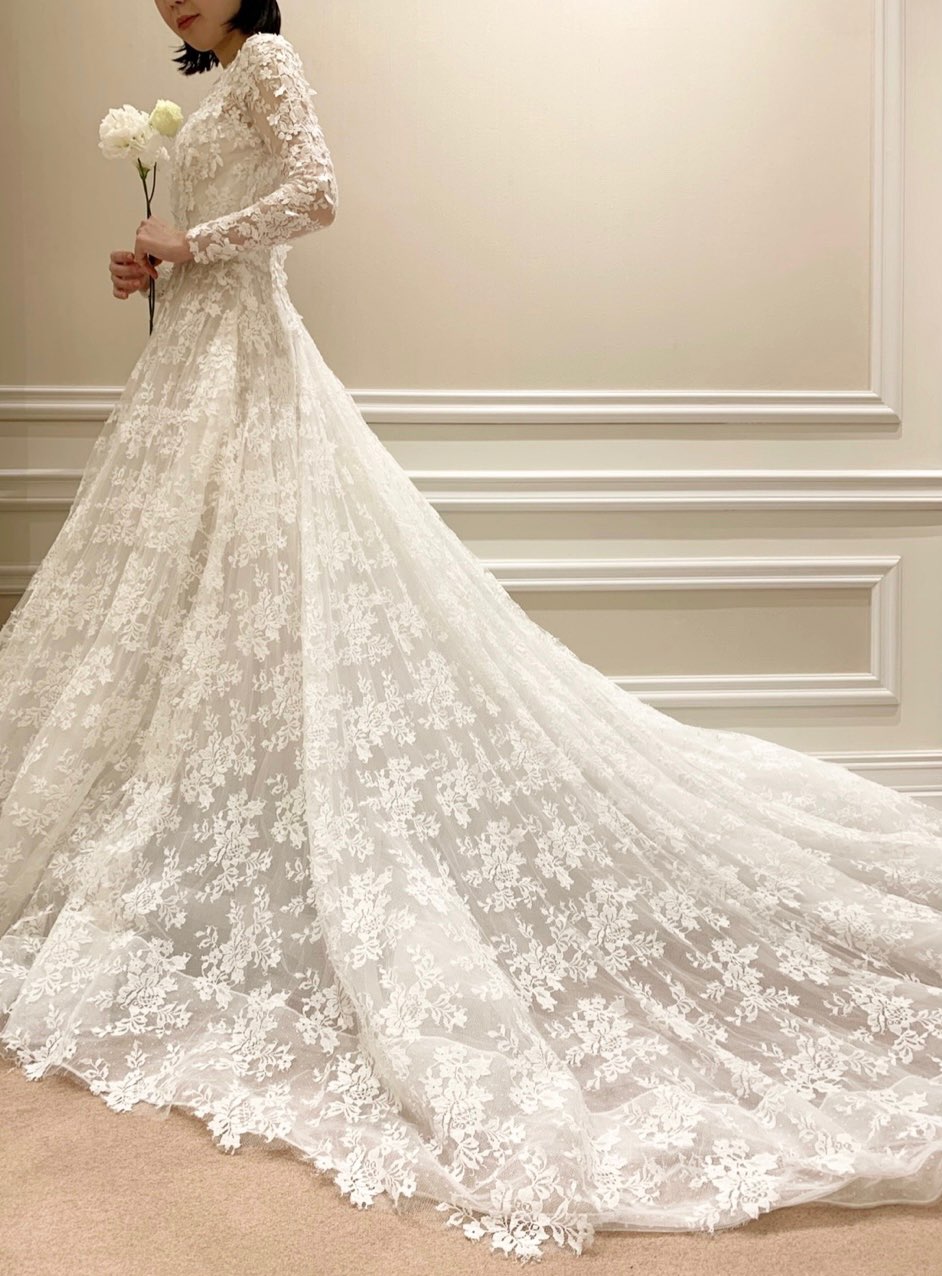 アントニオリーバの新作ウェディングドレスはオリエンタルホテルのホテルウェデイングにおすすめ