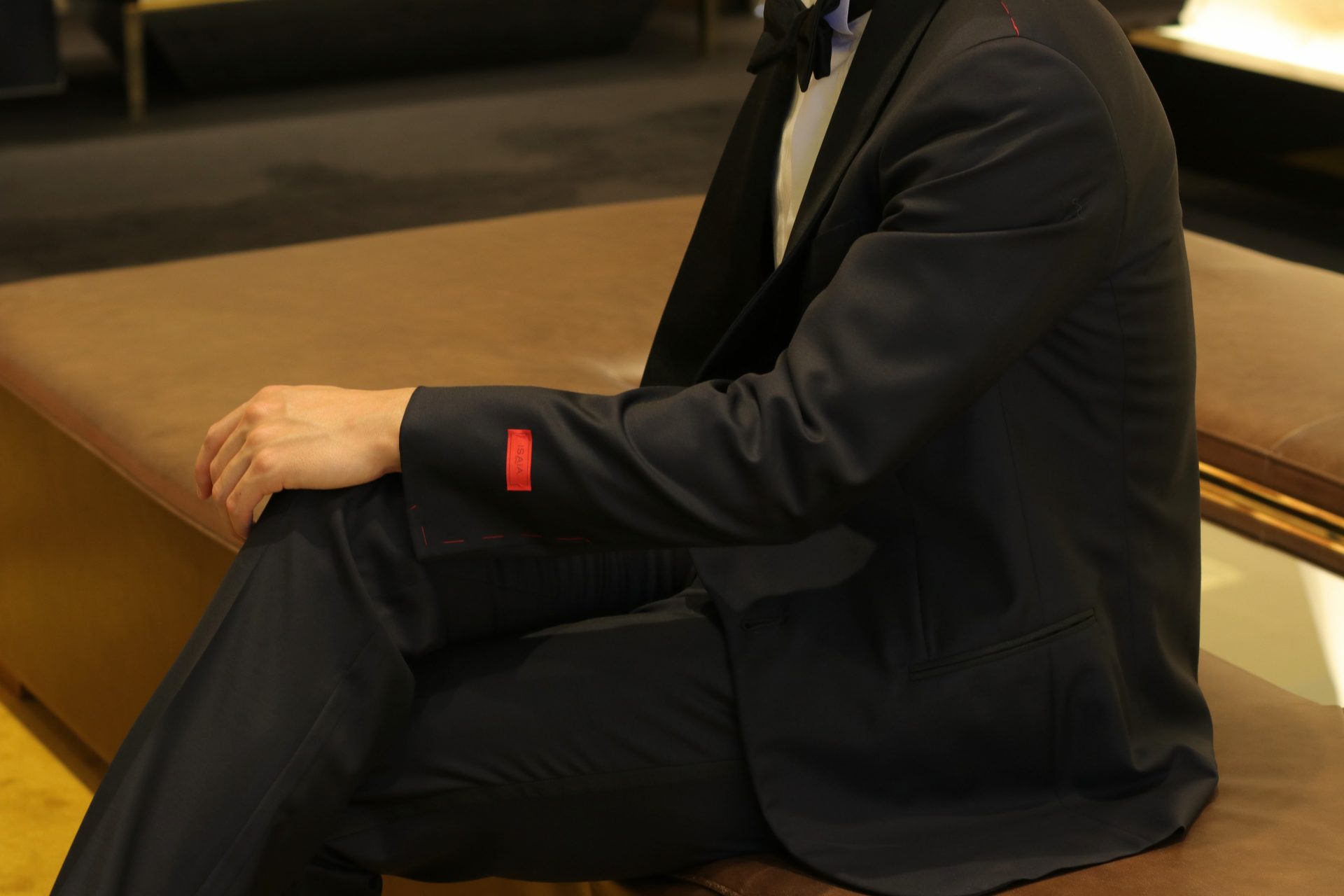 イタリアブランドのタキシードやシャツ、シューズなどのアイテムをお取り扱いしている表参道のTHE TREAT DRESSING ADDITION店(ザ・トリート・ドレッシング アディション店)。東京の人気レストランであり、人気結婚式会場の赤坂プリンスクラシックハウスには、ISAIA(イザイア)などのエレガントなナポリスタイルでお過ごしになる事がおススメです。