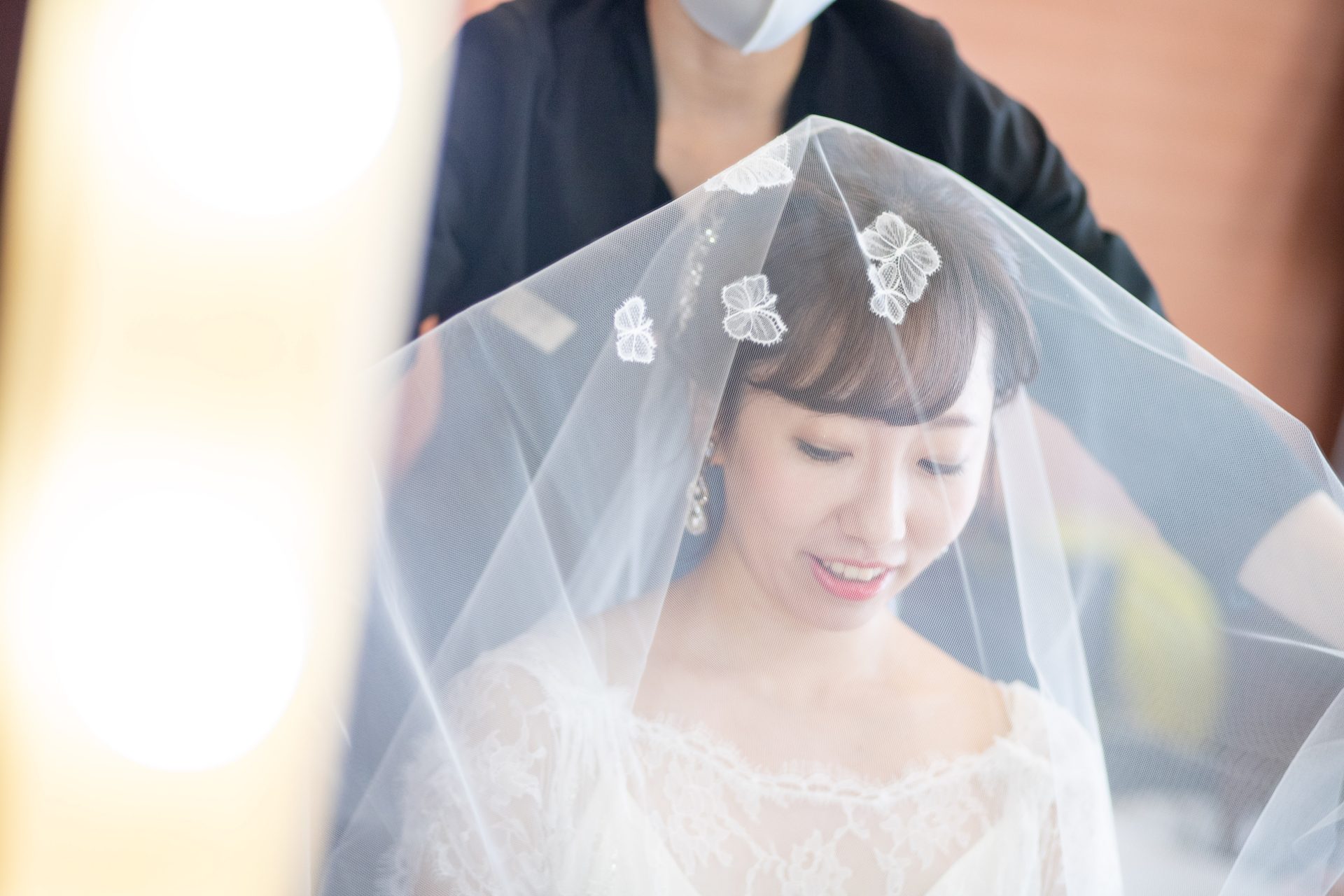 トリートドレッシングおすすめのオリジナルベールは蝶々の刺繍が美しいロングベール