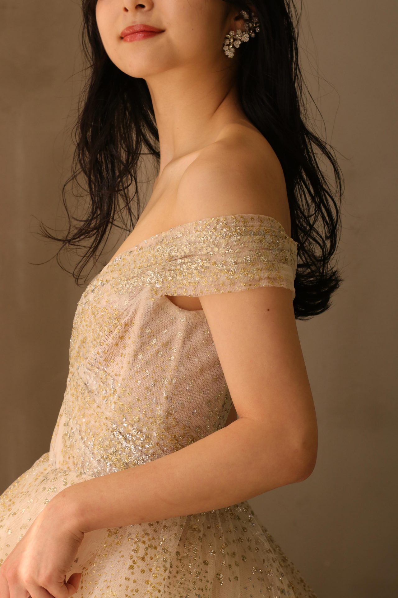 THETREATDRESSINGのカラードレスは海外のインポートブランドなので、可愛らしさのなかにもスタイリッシュできりっとした印象があり、大人の花嫁様にもおすすめです