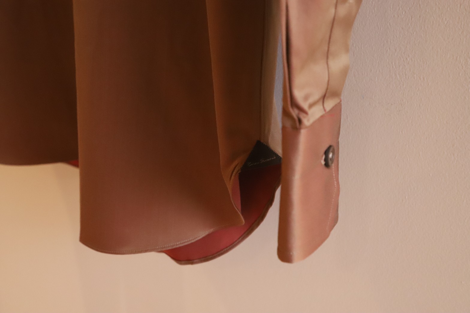 京都・御幸町にあるザ・トリート・ドレッシング・キョウト店でお取り扱いするイタリアブランド、エリコ フォルミコラ(ERRICO FORMICOLA)は正当なフォーマルスタイルに相応しいドレスシャツです。