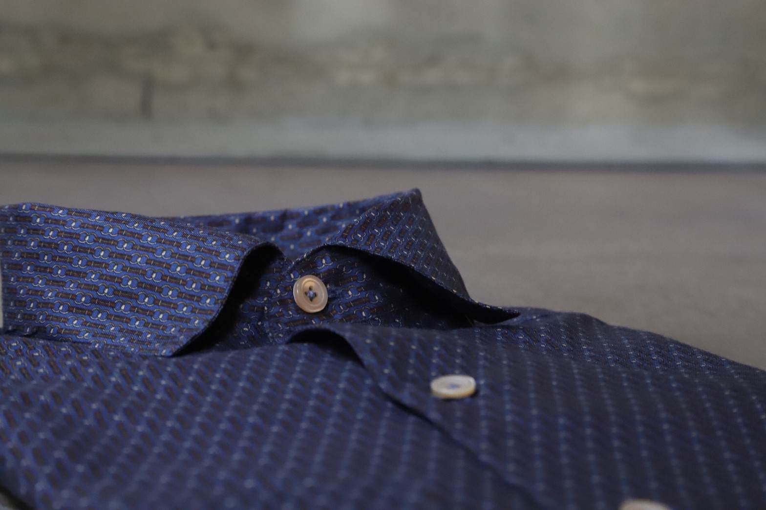 ザ・トリート・ドレッシングが提携するザ ソウドウ ヒガシヤマ キョウトなど格式の高い結婚式でのお色直しのスタイルは、エリコ フォルミコラ(ERRICO FORMICOLA)など上質なドレスシャツを使ったスタイリングがおすすめです。