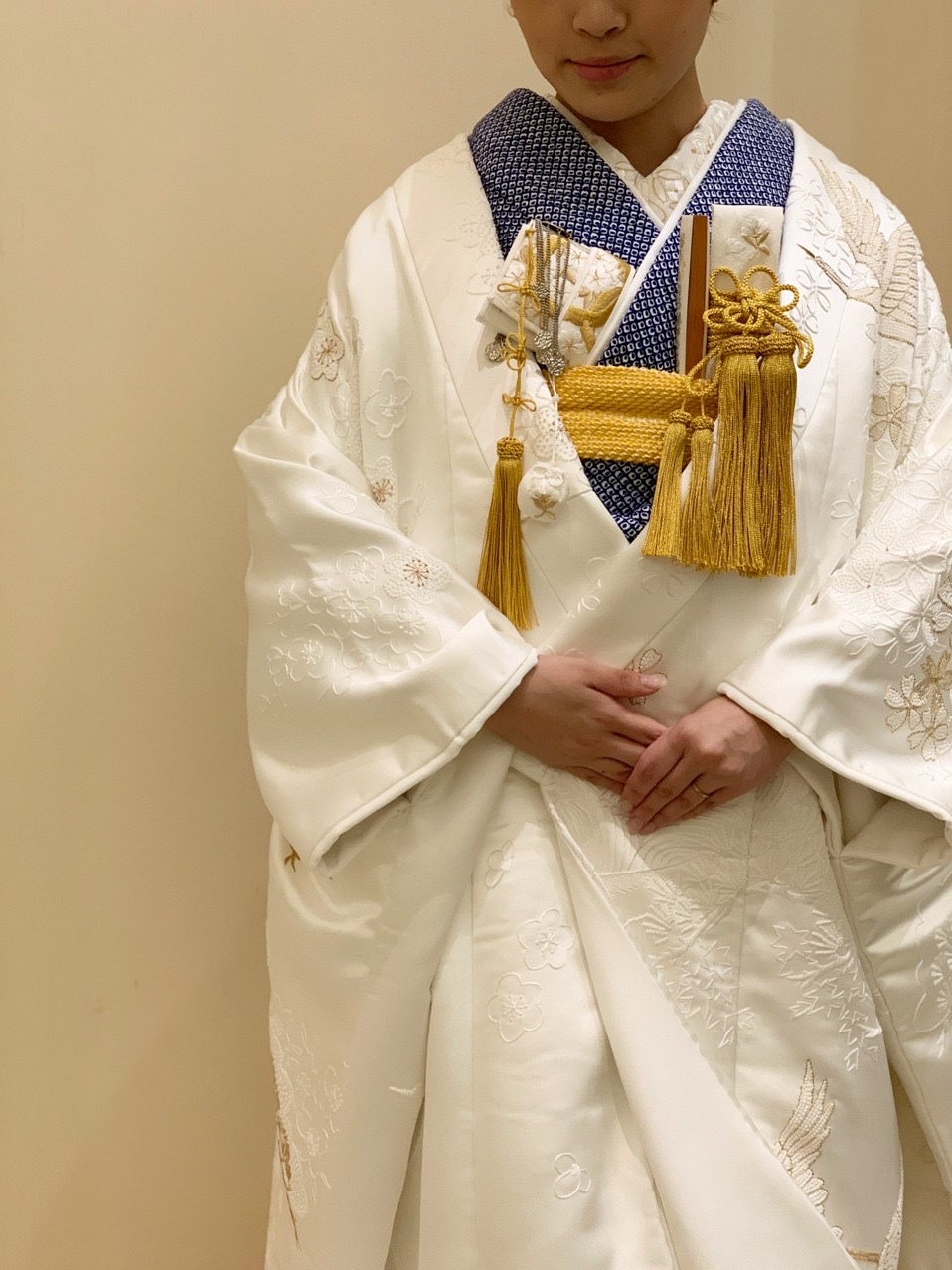 ザトリートドレッシング旧居留地店に入荷したばかりの新作のお和装のご紹介。色掛下を合わせた白無垢のコーディネート。