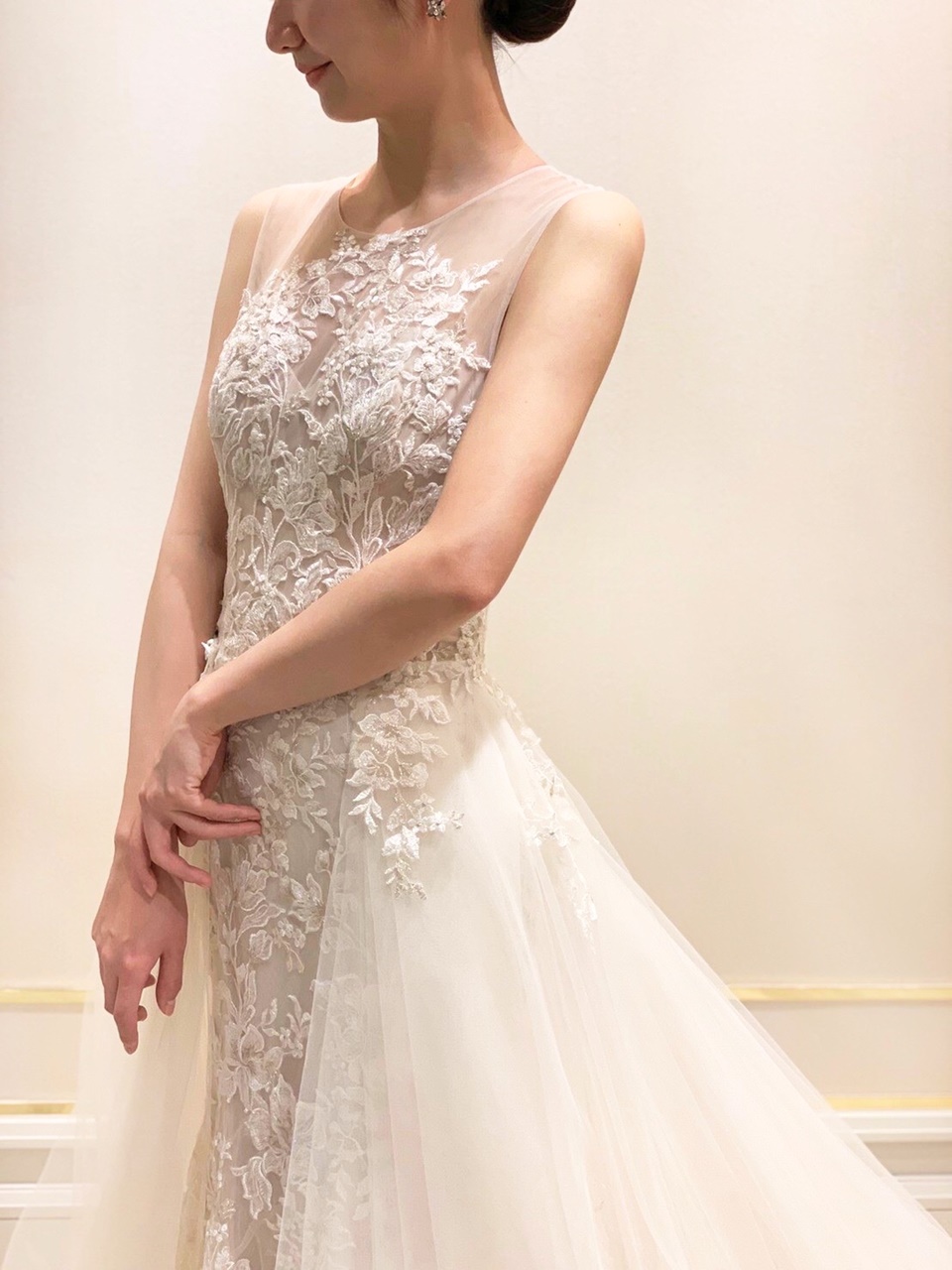 腰元から広がるチュールのオーバースカートが美しいブリス モニークルイリエの2WAYドレス