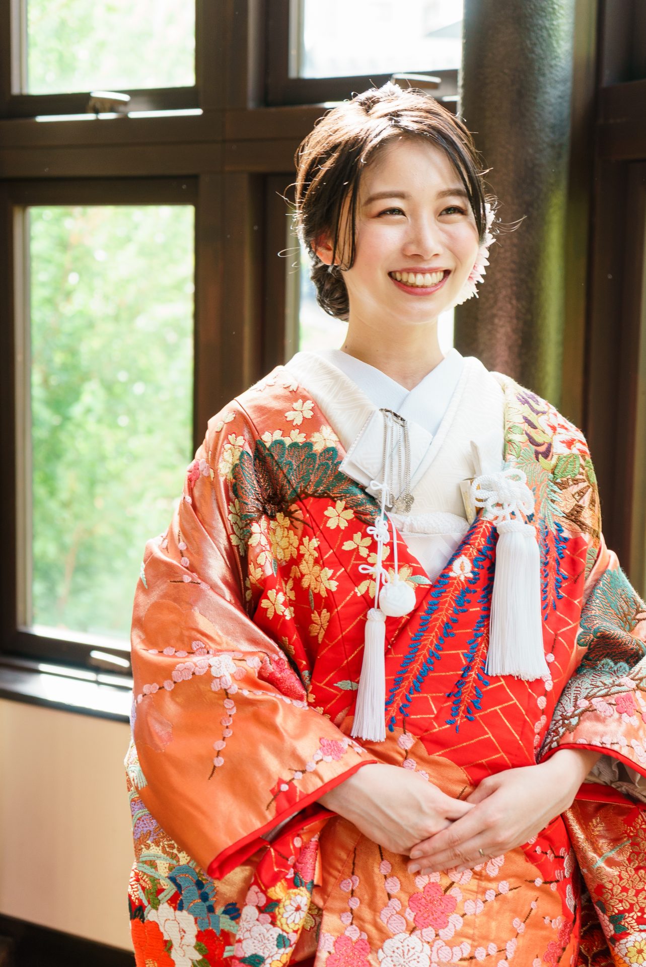 ザトリートドレッシング名古屋店が少人数の結婚式のお色直しにおすすめする、赤の色打掛け