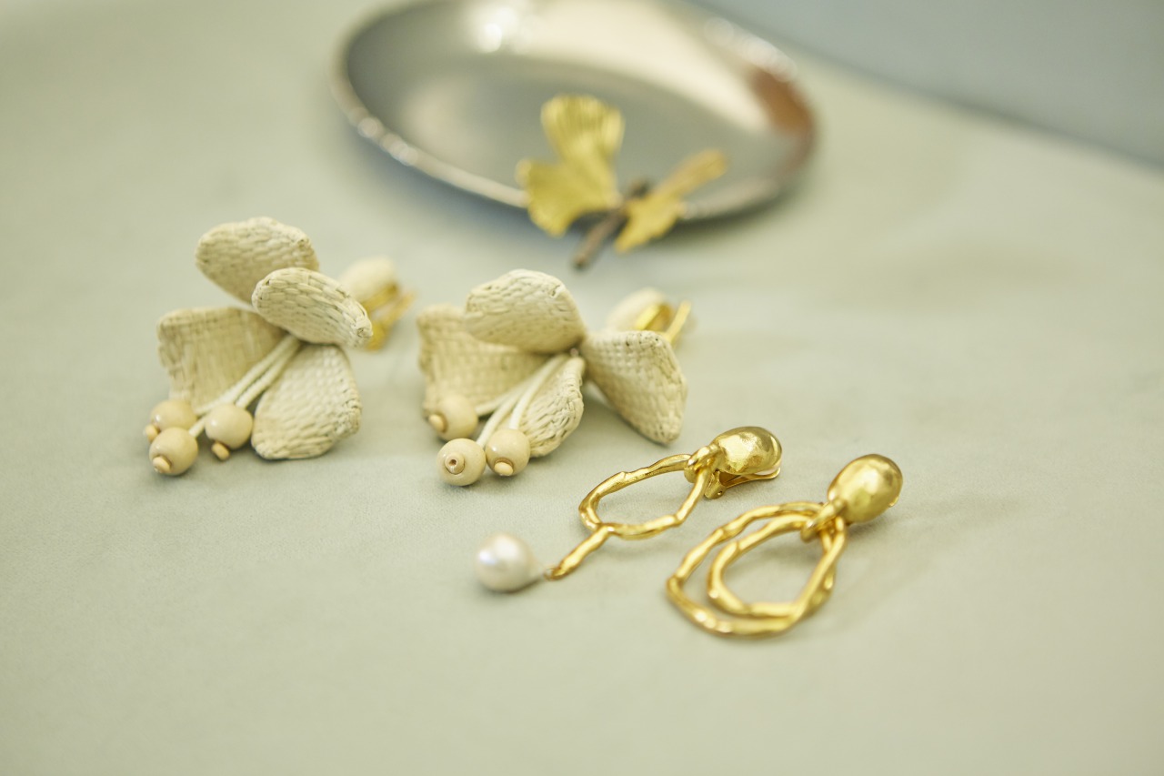 Oscar de la Renta(オスカー・デ・ラ・レンタ)のイヤリング