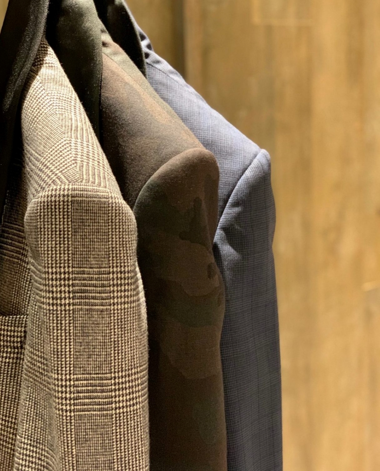 トリートドレッシングではフォーマルスタイルはもちろん、お色直しのスタイルまでご提案させていただいております。お色直しは新郎様の個性を表現していただけるウェアご準備しております。