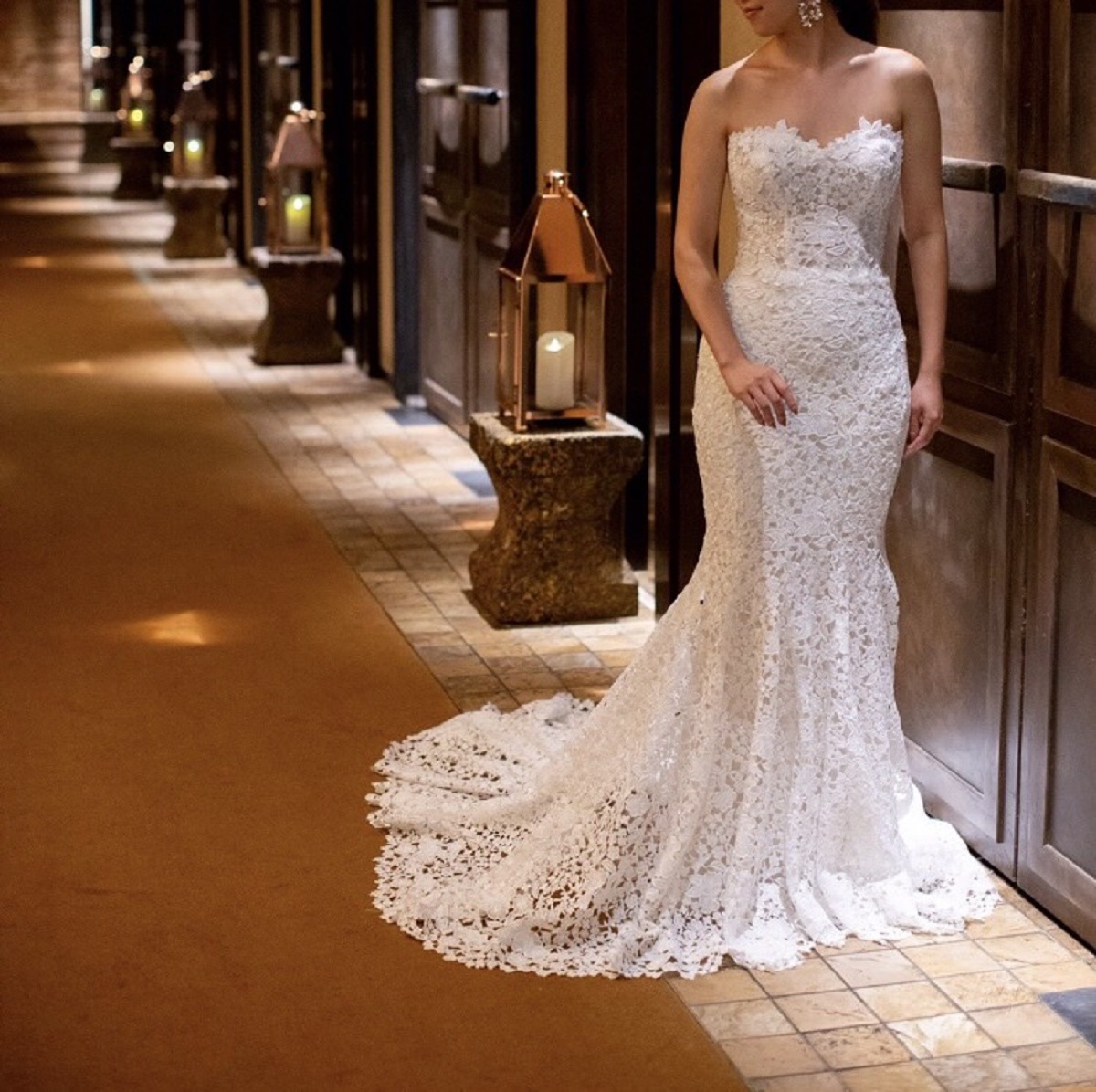 マーメイドラインのドレスはザ・ルイガンズでのパーティーにぴったり