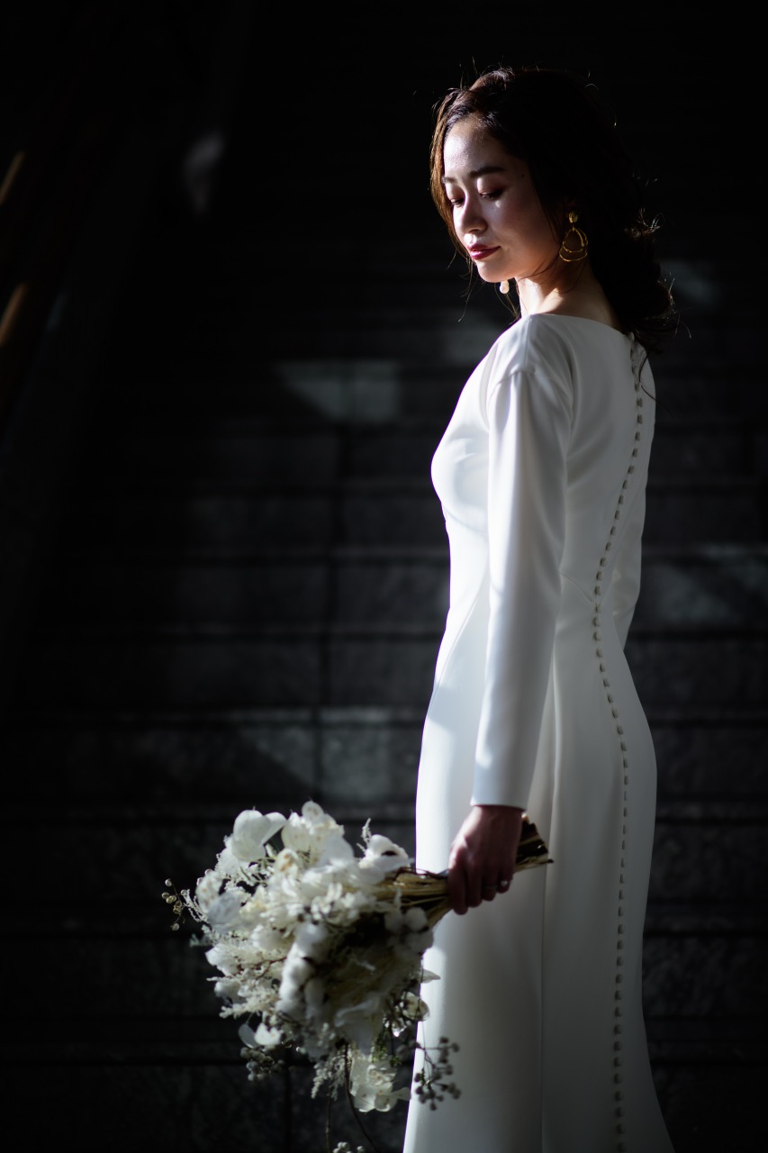 パレスホテル葵東でシンプルモダンにトリートドレッシングのウェディングドレスを着こなすオシャレな花嫁様