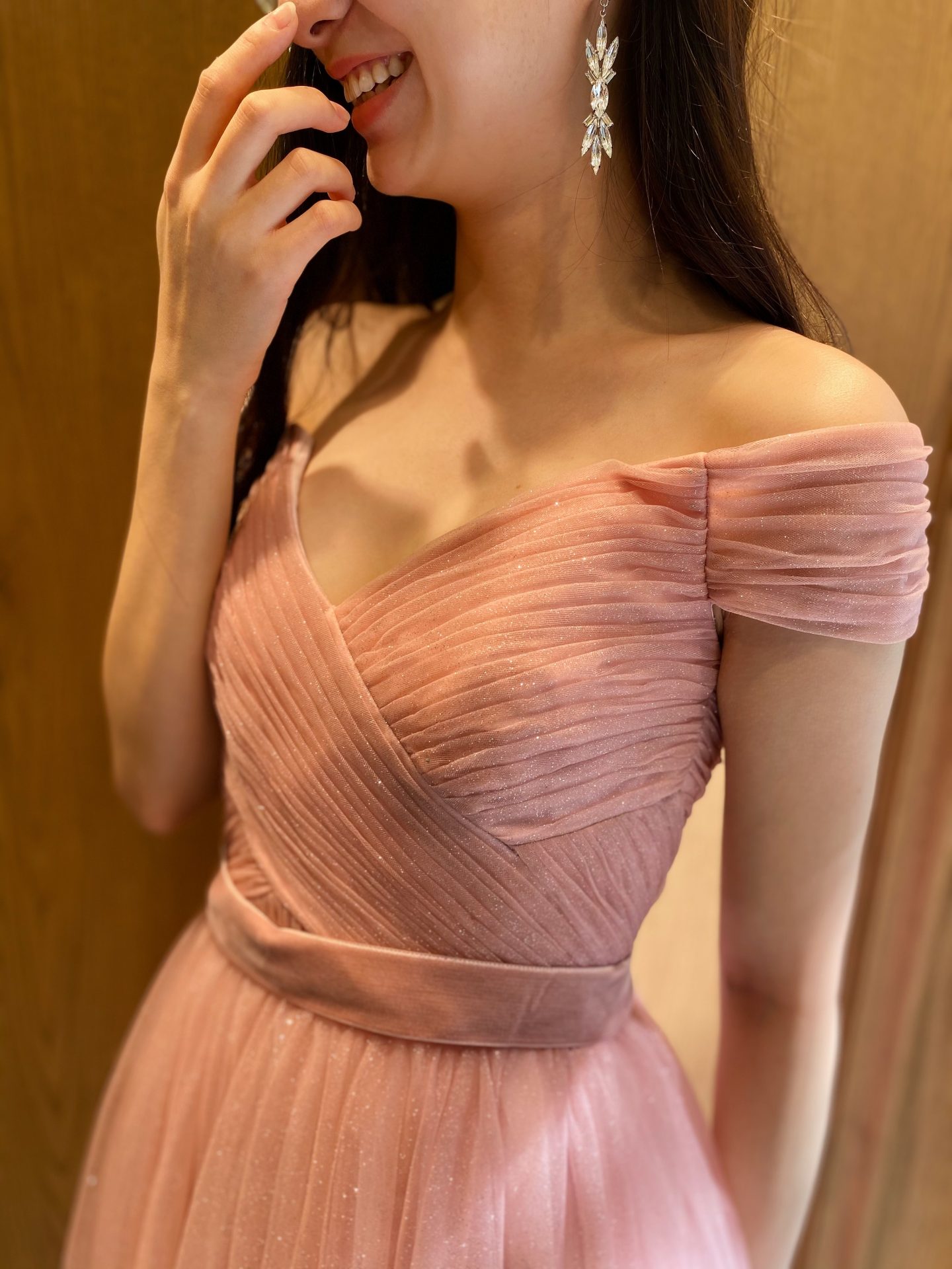 THE TREAT DRESSING 大阪店(ザ・トリート・ドレッシング・大阪店)でおすすめの新作のオフショルダーのカラードレス