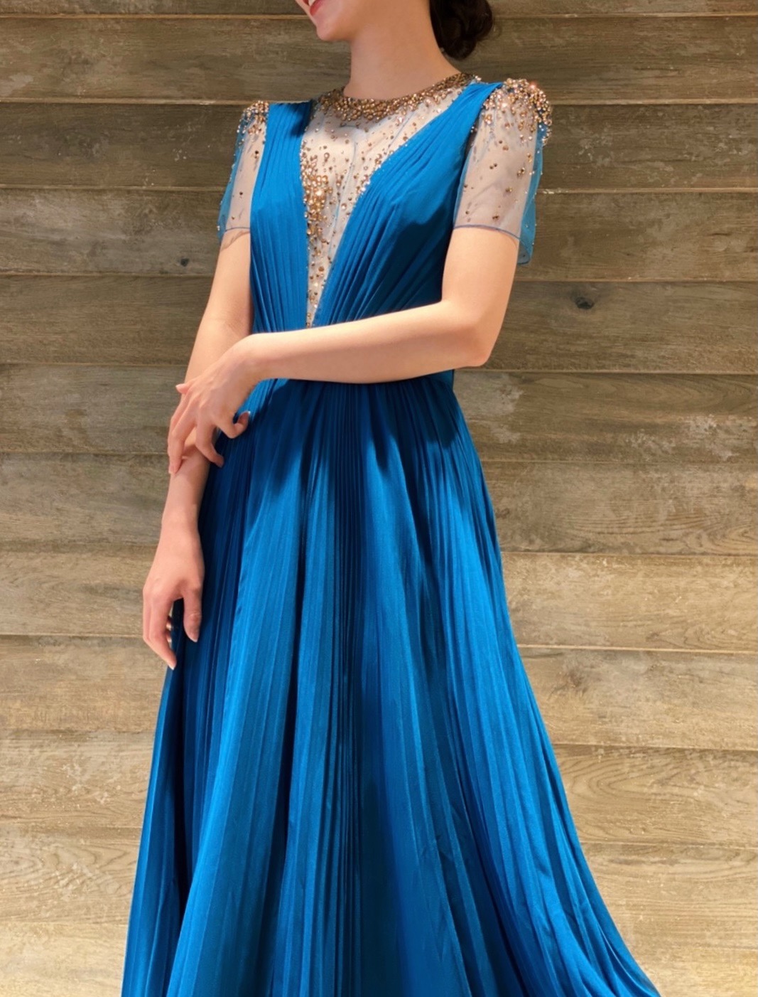 ビーディングが美しいTHE TREAT DRESSING(ザ・トリート・ドレッシング)でお取り扱いしているJenny Packham(ジェニー・パッカム)のブルーの新作カラードレス