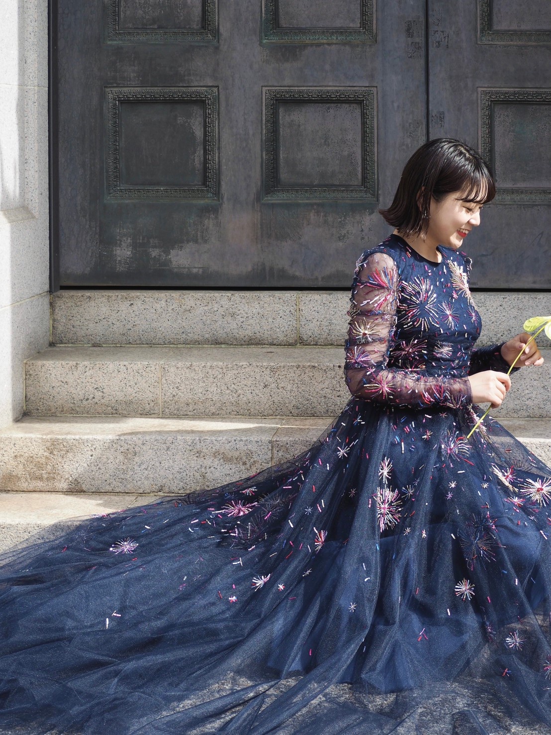 ザトリートドレッシング神戸がおすすめするシャーリングスリーブがロマンティックなモニークルイリエのカラードレスのご紹介