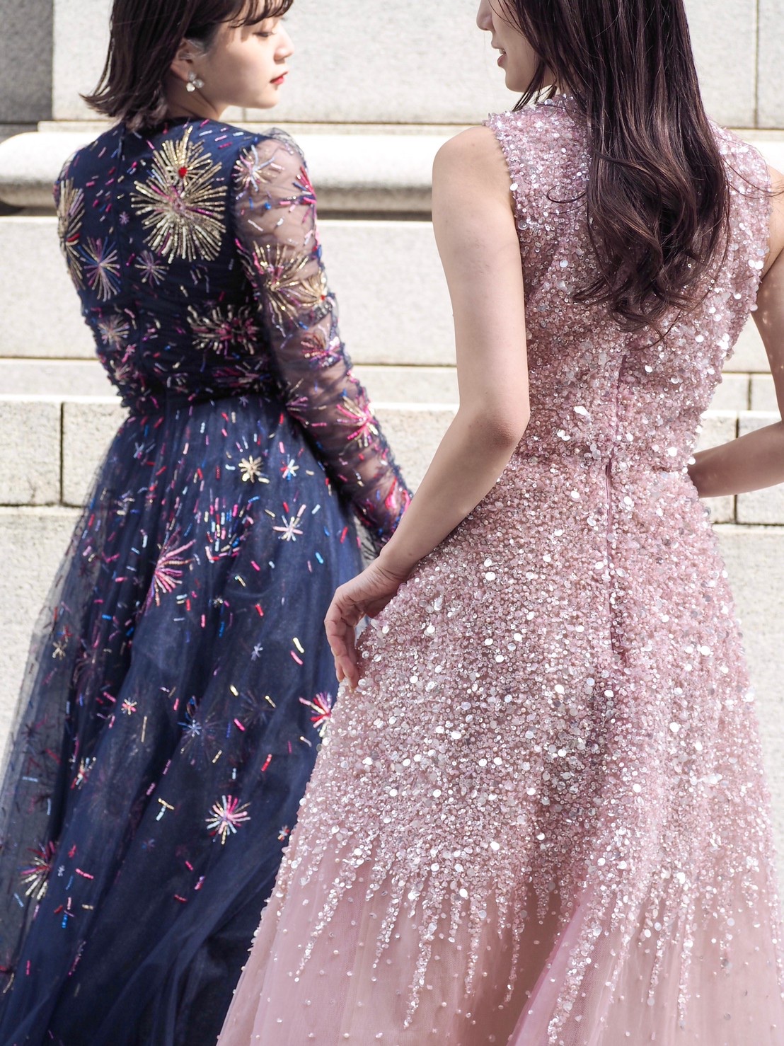 ザトリートドレッシング神戸店にてお取り扱いのあるビジューが美しいモニークルイリエとリームアクラのカラードレスのご紹介