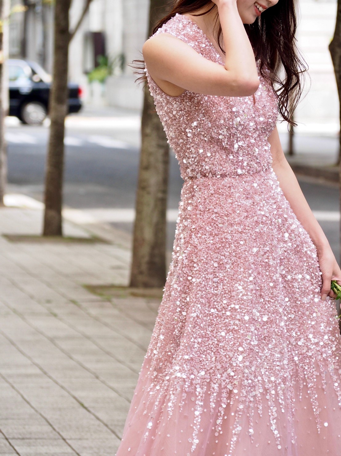 ザトリートドレッシング神戸店にてお取り扱いのあるビジューがゴージャスなリームアクラのカラードレスのご紹介