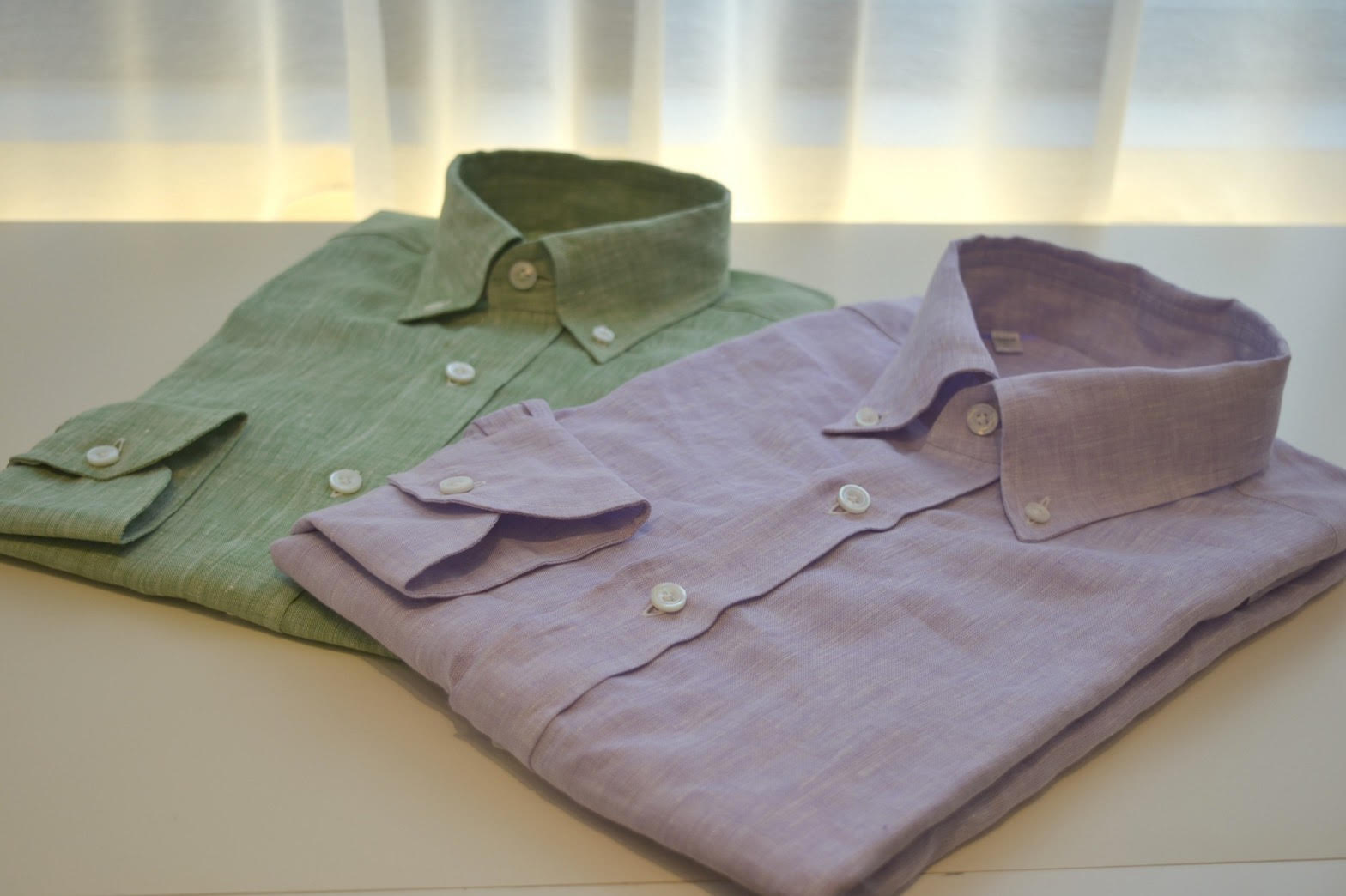 THE TREAT DRESSING名古屋店がオススメする色鮮やかなエリコフォルミコラのリネンシャツ