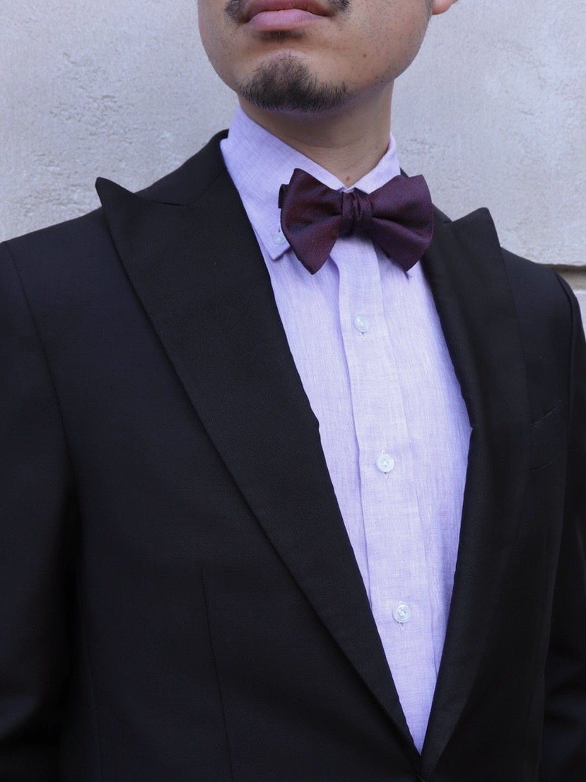 ブラックタキシードのお色直しスタイルにお勧めのエリコフォルミコラのリネンシャツ