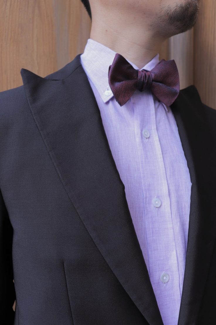 ブラックタキシードのお色直しスタイルにお勧めのエリコフォルミコラのリネンシャツ