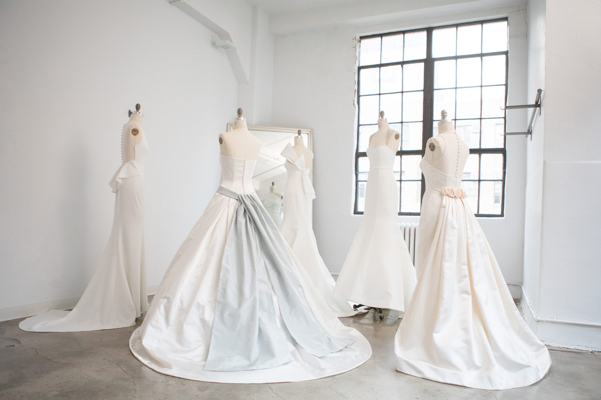 ザ・トリート・ドレッシングがブライダル業界の最新トレンドについてレポート。2021年におすすめのドレスもご紹介しています。