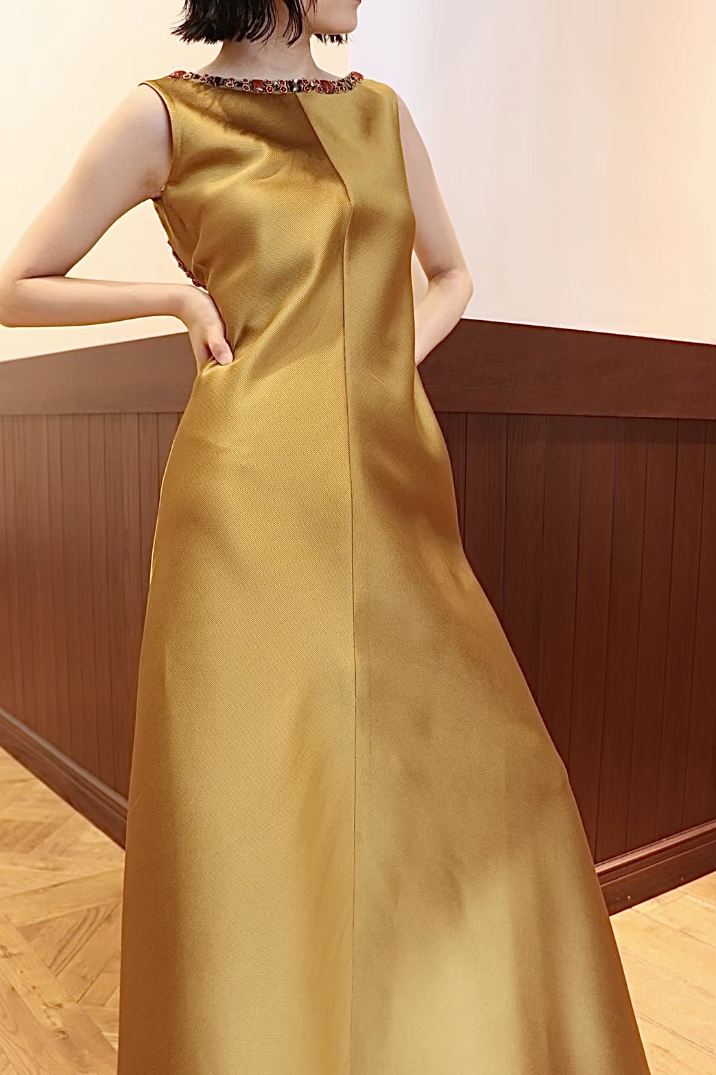 ザトリートドレッシング名古屋店がおすすめするREEM ACRA(リームアクラ)のゴールドのカラードレス