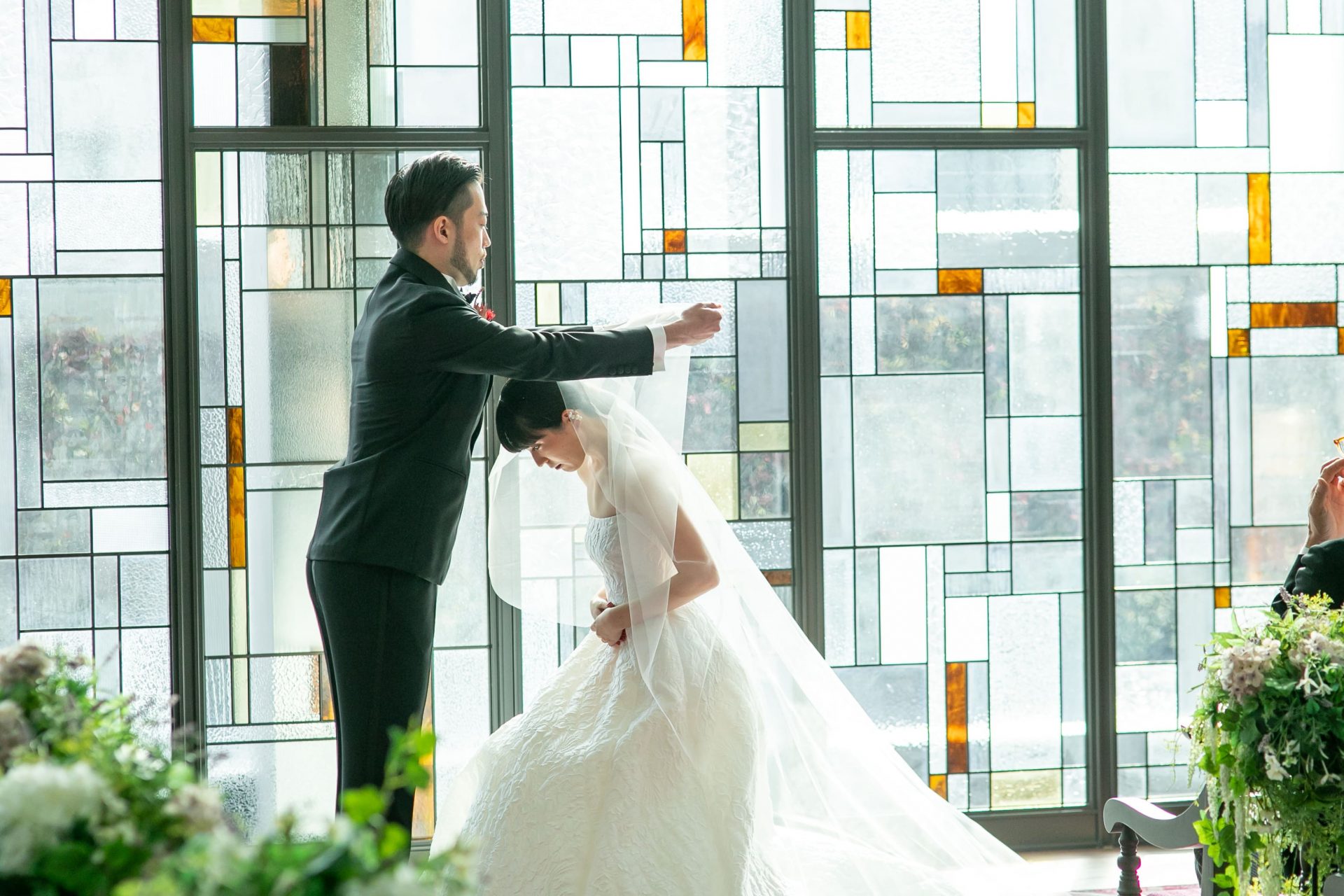 アットホームな結婚式におすすめのTHE TREAT DRESSINGで人気のLELAROSEのウェディングドレス