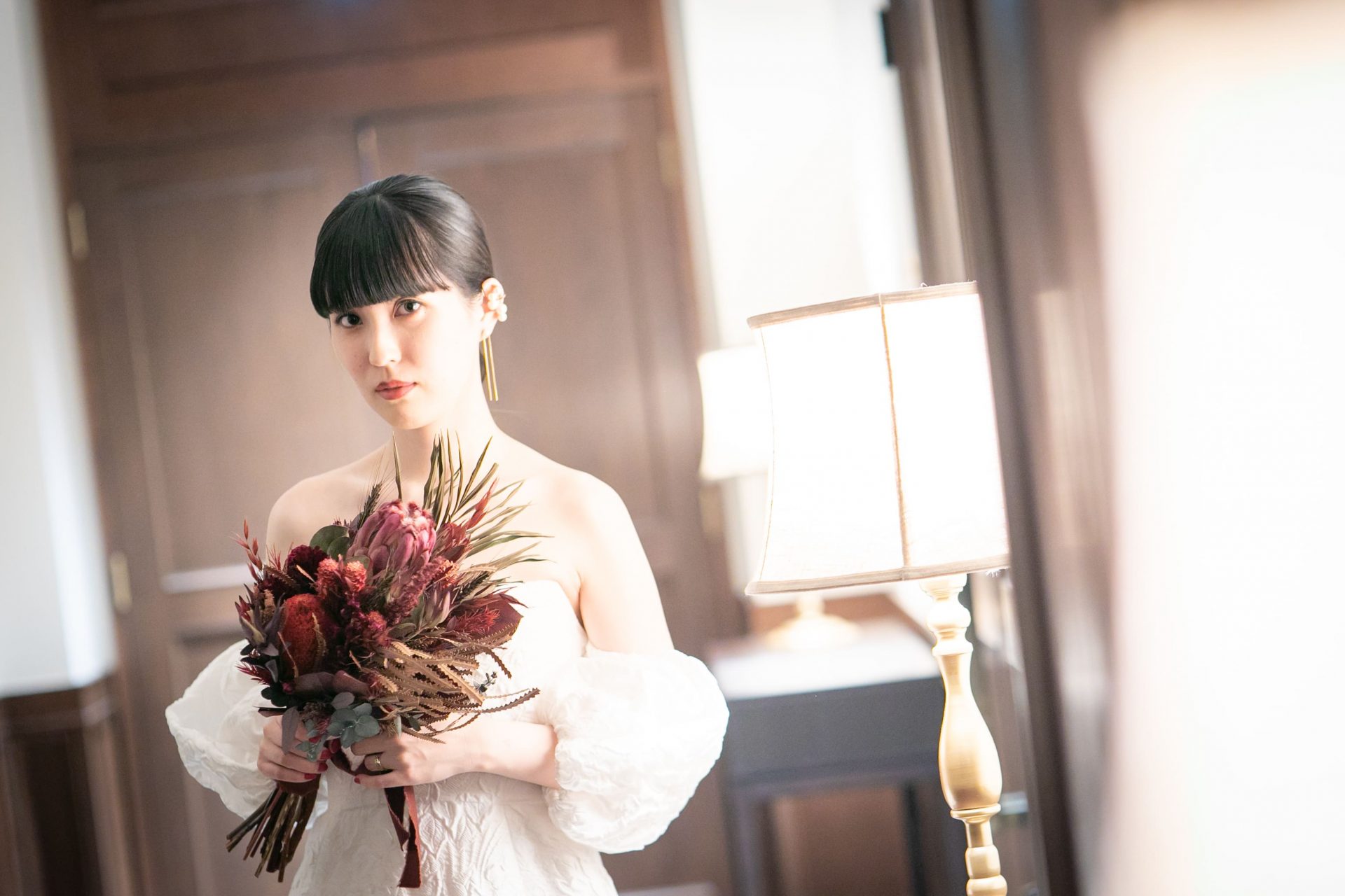 アットホームな結婚式におすすめのTHE TREAT DRESSINGで人気のLELAROSEのウェディングドレス