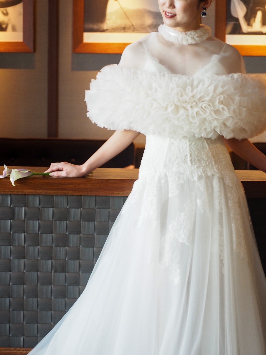 オリエンタルホテル神戸でのパーティーシーンにおすすめのTOMO KOIZUMI for TREAT MAISON(トモ コイズミ フォー トリート メゾン)のケープのご紹介