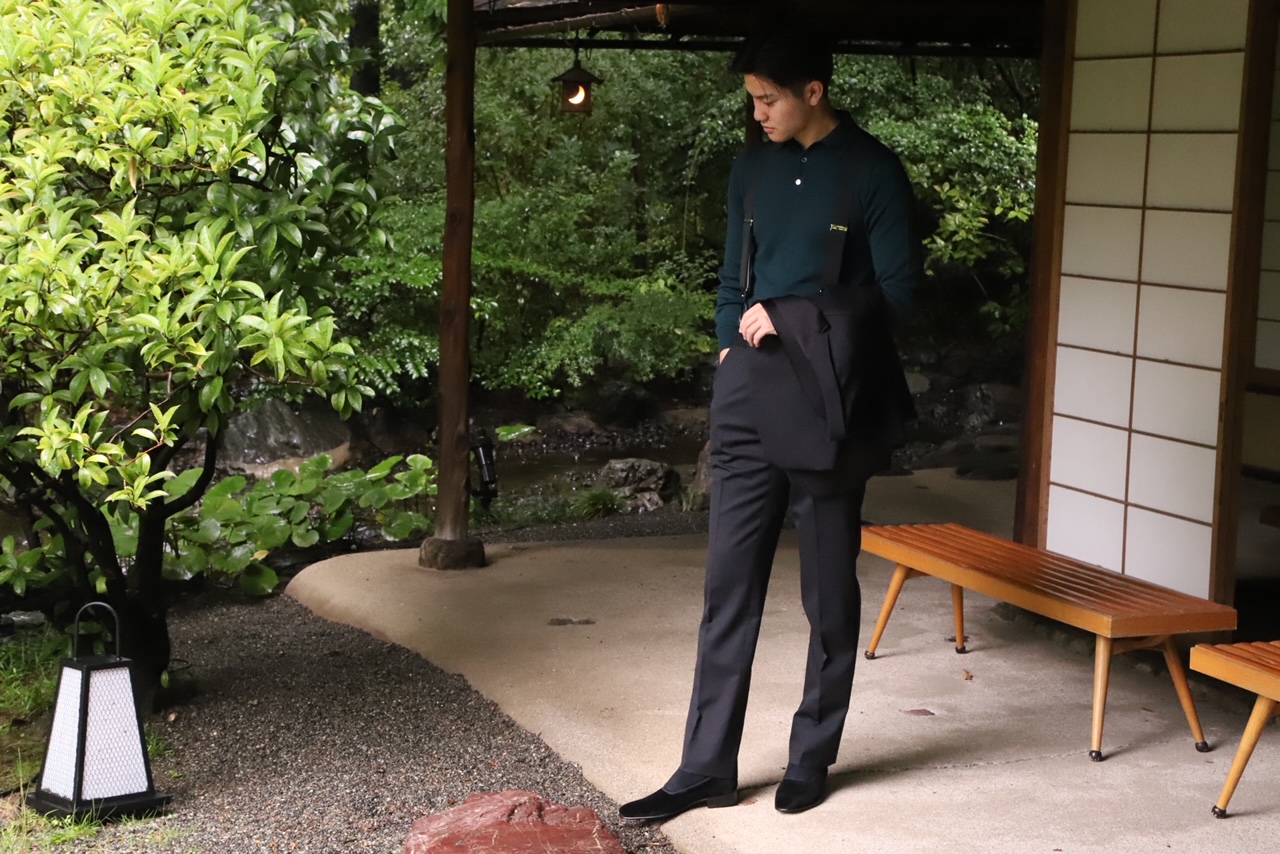 ザトリートドレッシング大阪店がご紹介するご新郎様におすすめのオーダータキシードとポロシャツを使用したカジュアルコーディネート
