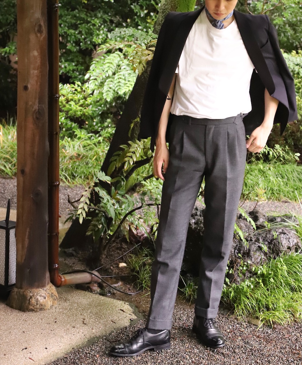 ザトリートドレッシング大阪店がご紹介するご新郎様におすすめのオーダータキシードを使用したカジュアルコーディネート