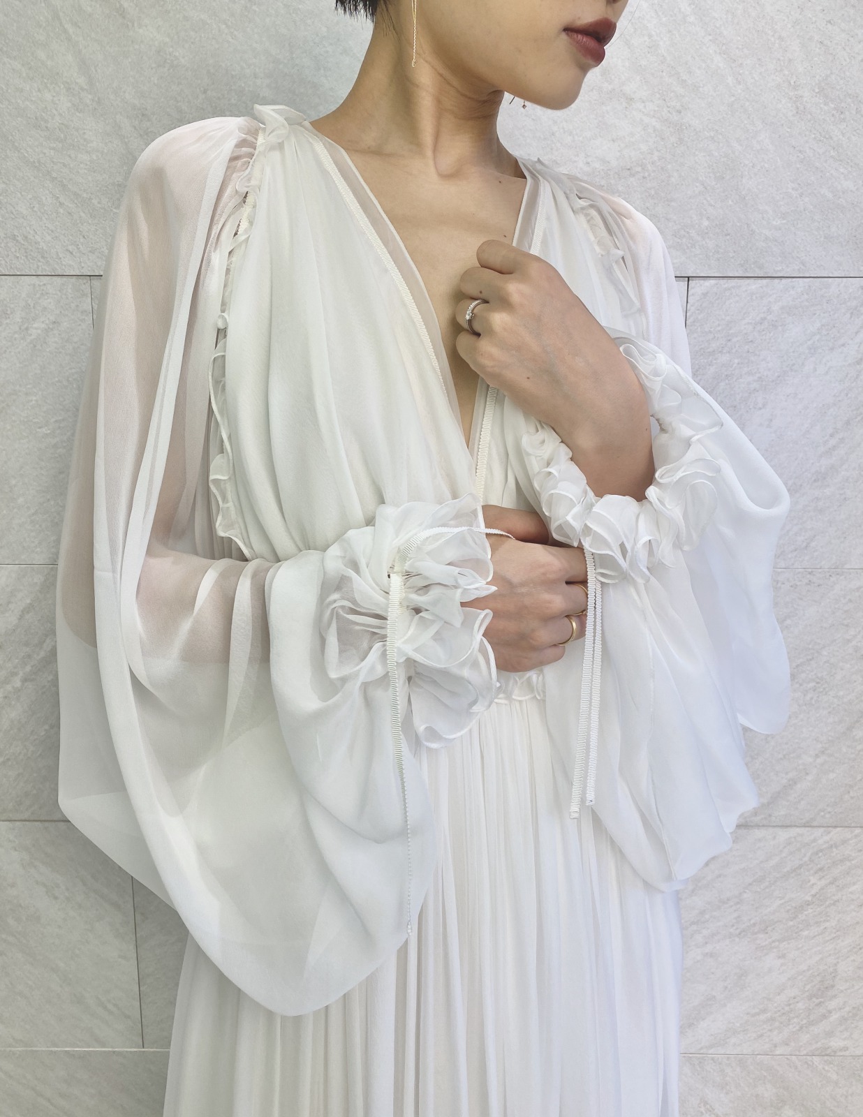 ザトリートドレッシングアディション店で人気のパフスリーブウェディングドレス