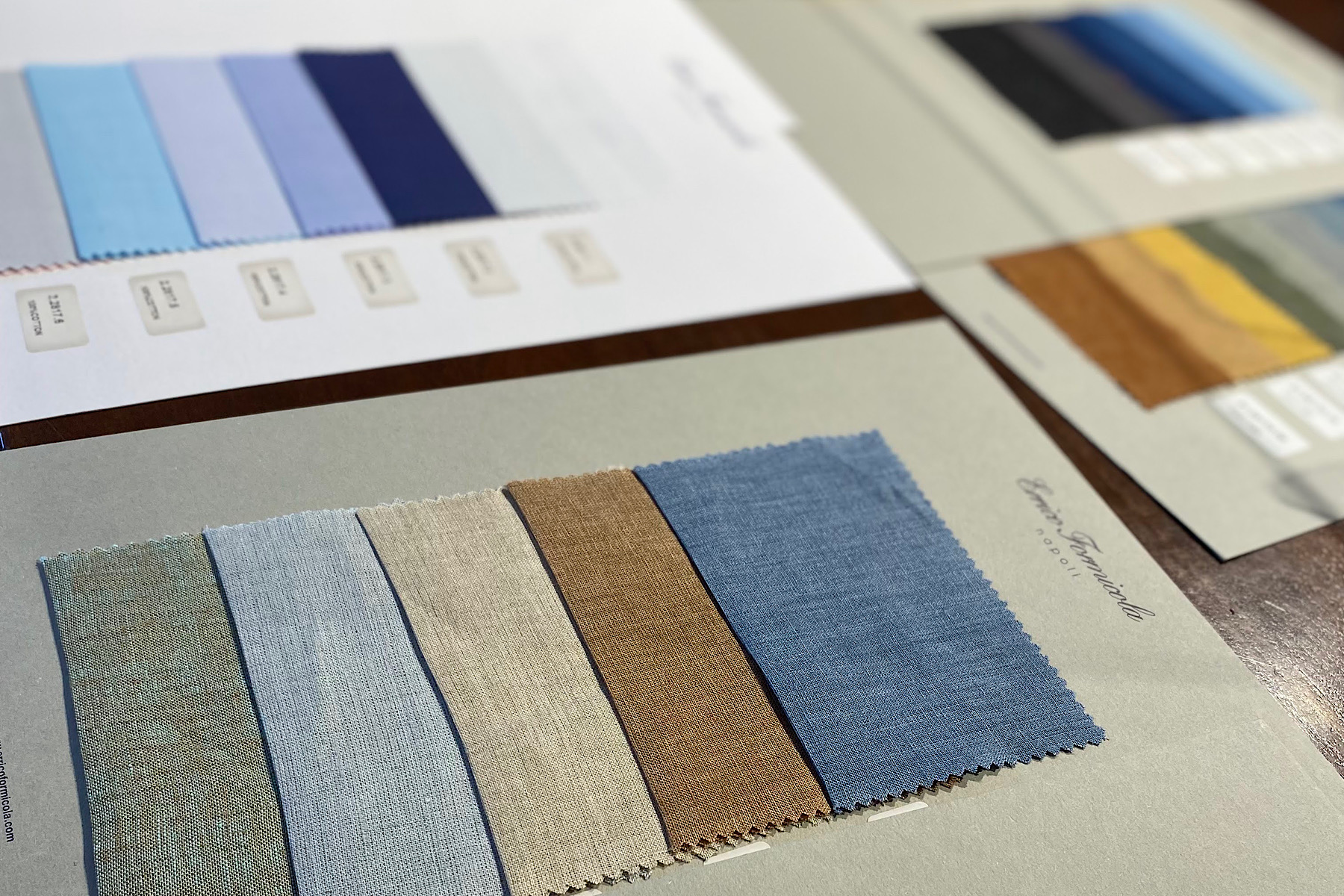 TREAT Gentnelmanではタキシードに合わせる小物も一点ずつこだわりぬいて買い付けを行っております