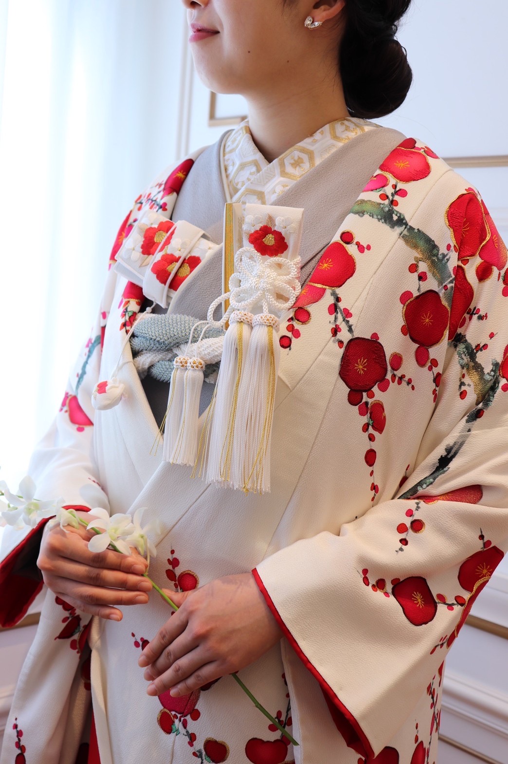 THE TREAT DRESSING名古屋店でお取り扱いしている人気の白地の色打掛