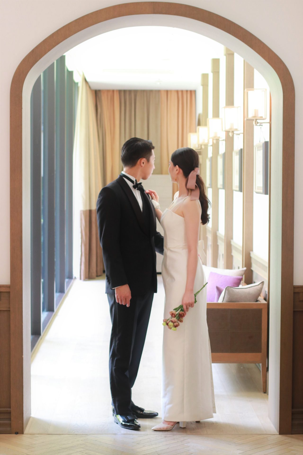 赤坂プリンスクラシックハウスの会場内にはいくつものアーチが存在し、そこに並ぶ新郎新婦の姿は美しく、とてもフォトジェニックです