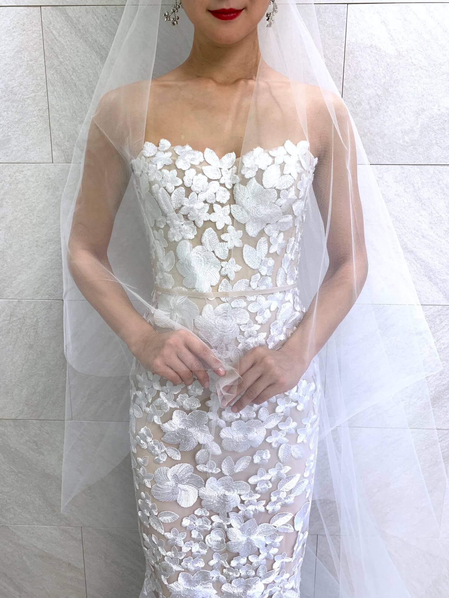 ザトリートドレッシングアディション店に入荷した刺繍が綺麗に見えるミラズウィリンガーのウエディングドレス
